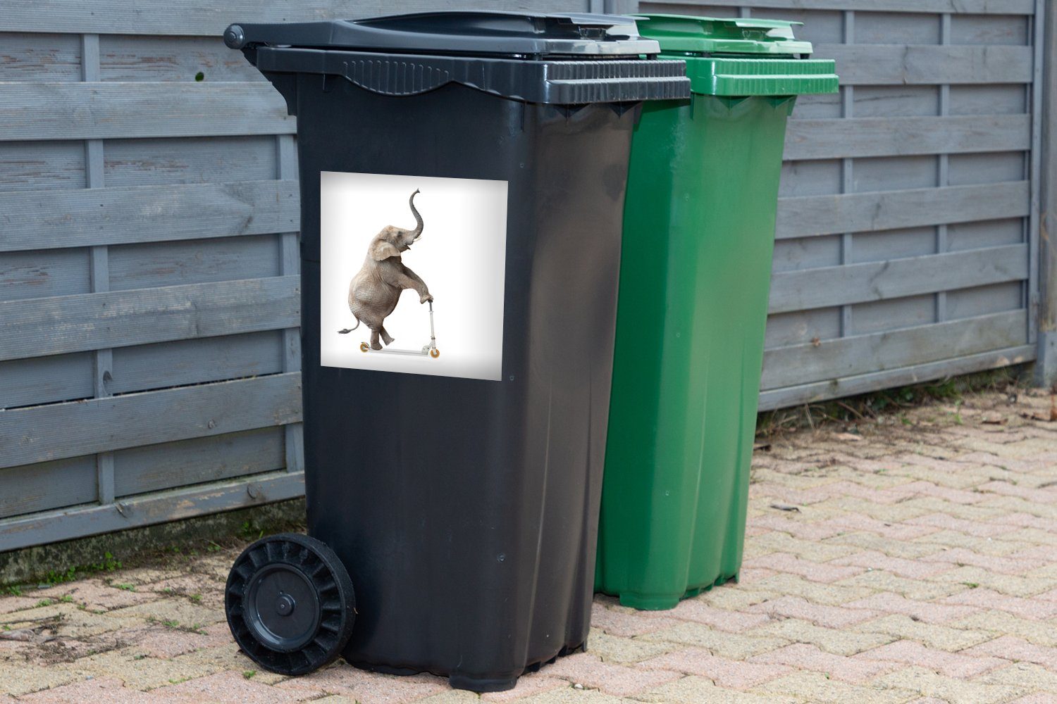 Container, Weiß Wandsticker (1 Mülleimer-aufkleber, St), Sticker, MuchoWow Abfalbehälter Mülltonne, - Stufe - Elefant