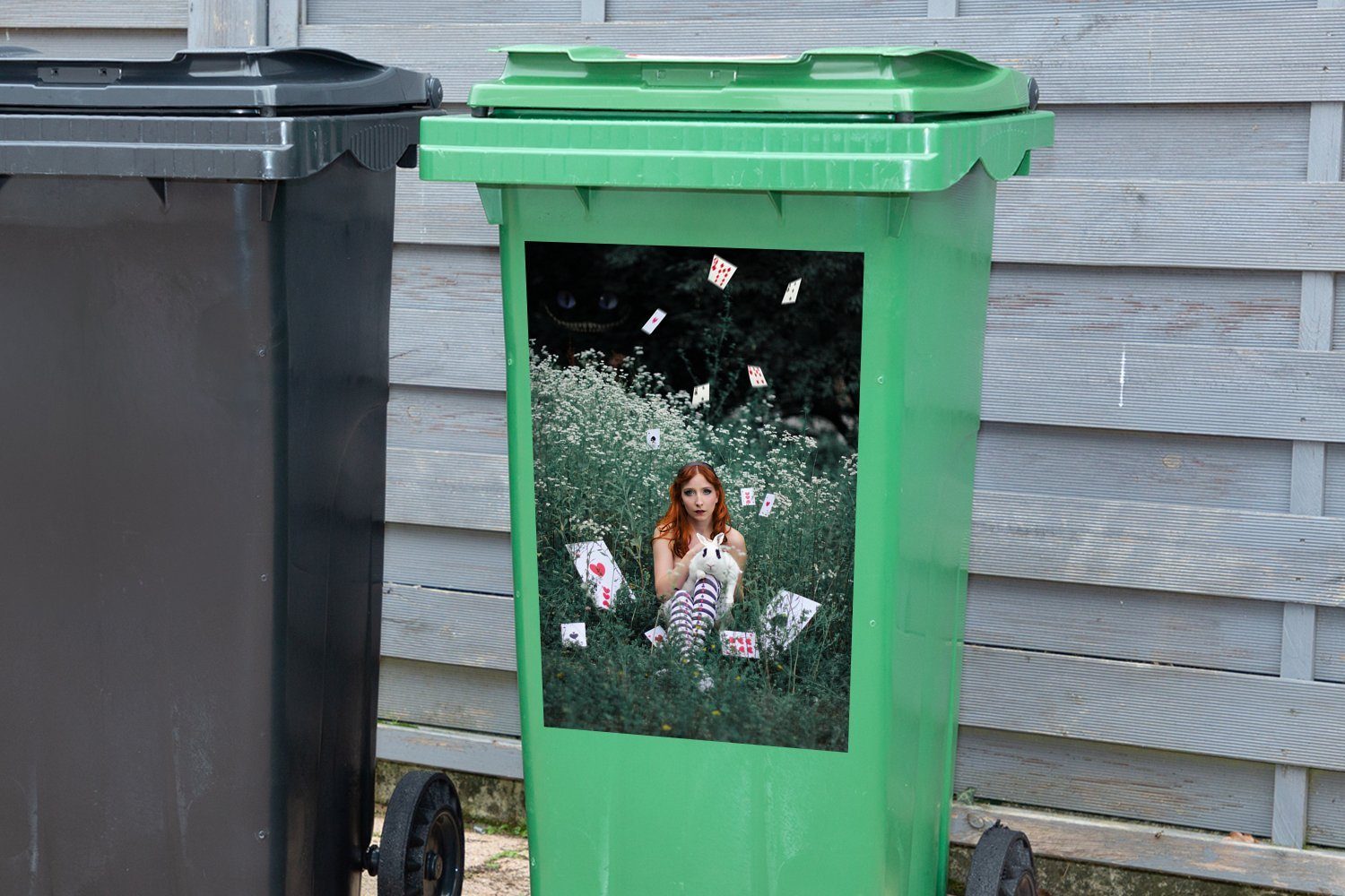 MuchoWow Wandsticker Mülleimer-aufkleber, (1 Spielkarten - - Mülltonne, Container, Sticker, Abfalbehälter - Kaninchen St), Blumen Frau