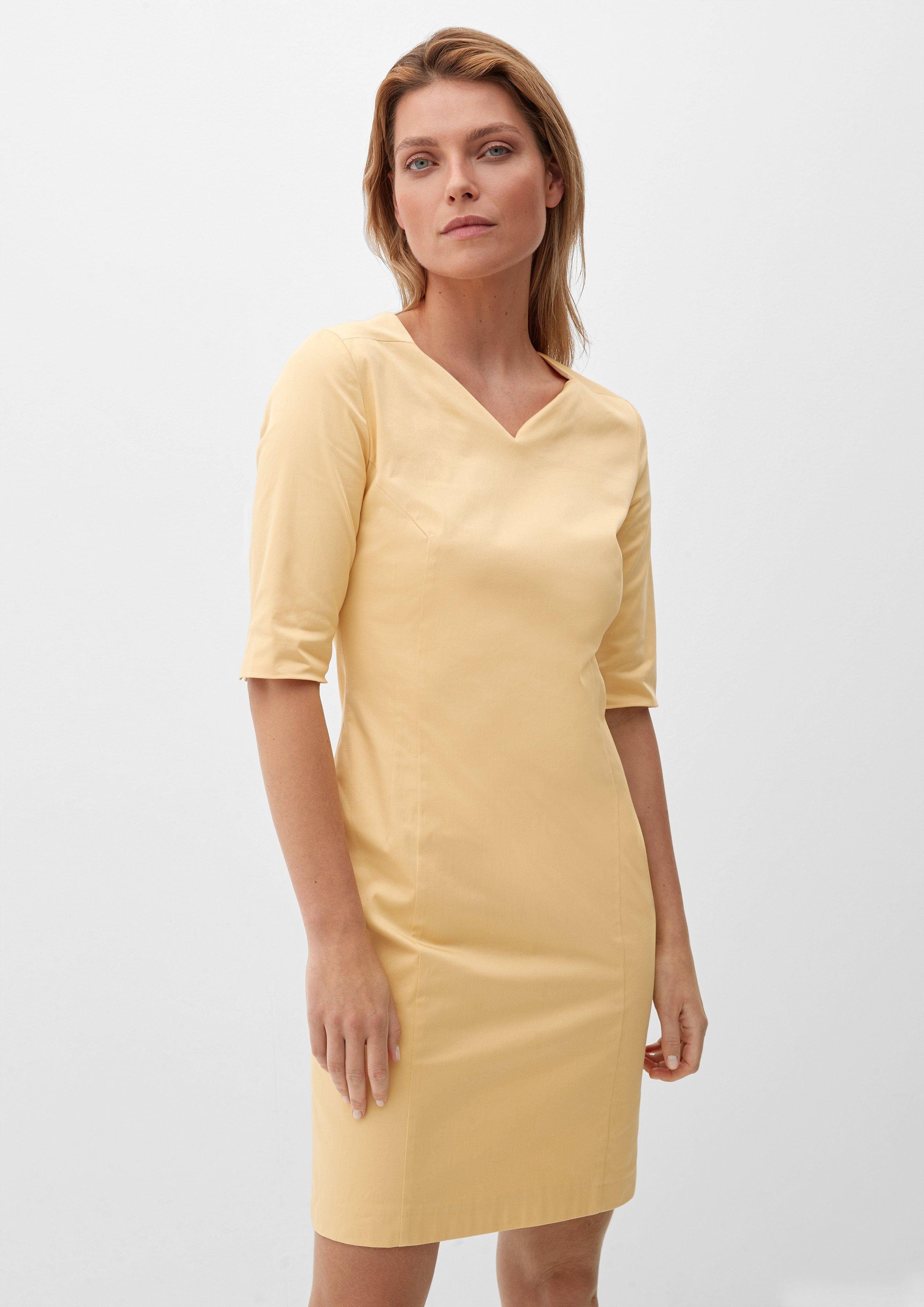 Minikleid Kleid mit Tunika-Ausschnitt