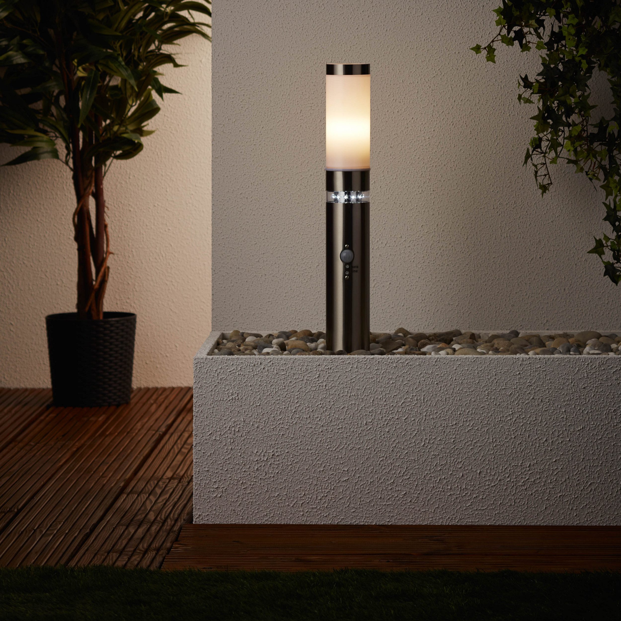 Lightbox Außen-Stehlampe, Bewegungsmelder, ohne Leuchtmittel, Spritzwassergeschützte Pollerleuchte - Metall / Kunststoff Edelstahl