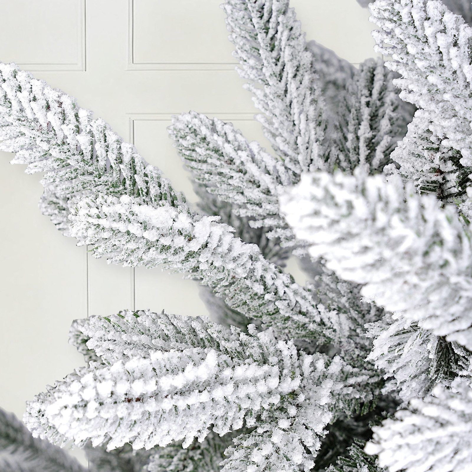 Salcar Künstlicher Weihnachtsbaum mit Schnee Tannenbaum Künstlich Christbaum mit Weiß Schneeflocken, 180 cm, Ø 123 cm, 573 PE- und 657 PVC-Zweige, insgesamt 123 – Bild 5 von 5