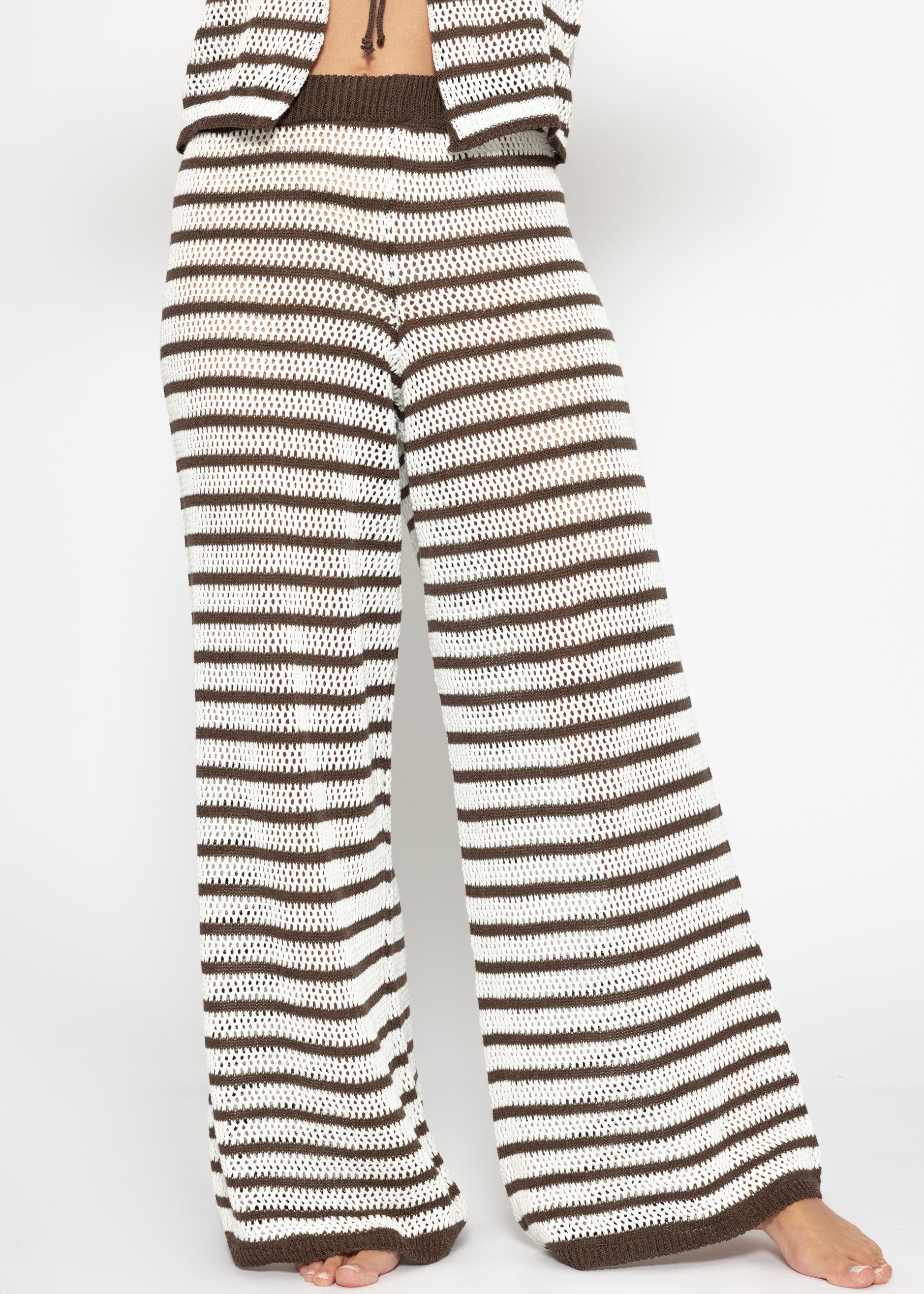 SASSYCLASSY Relaxhose Strickhose mit geradem Bein für Damen Luftige Grobstickhose mit elastischem Bund Braun Weiß