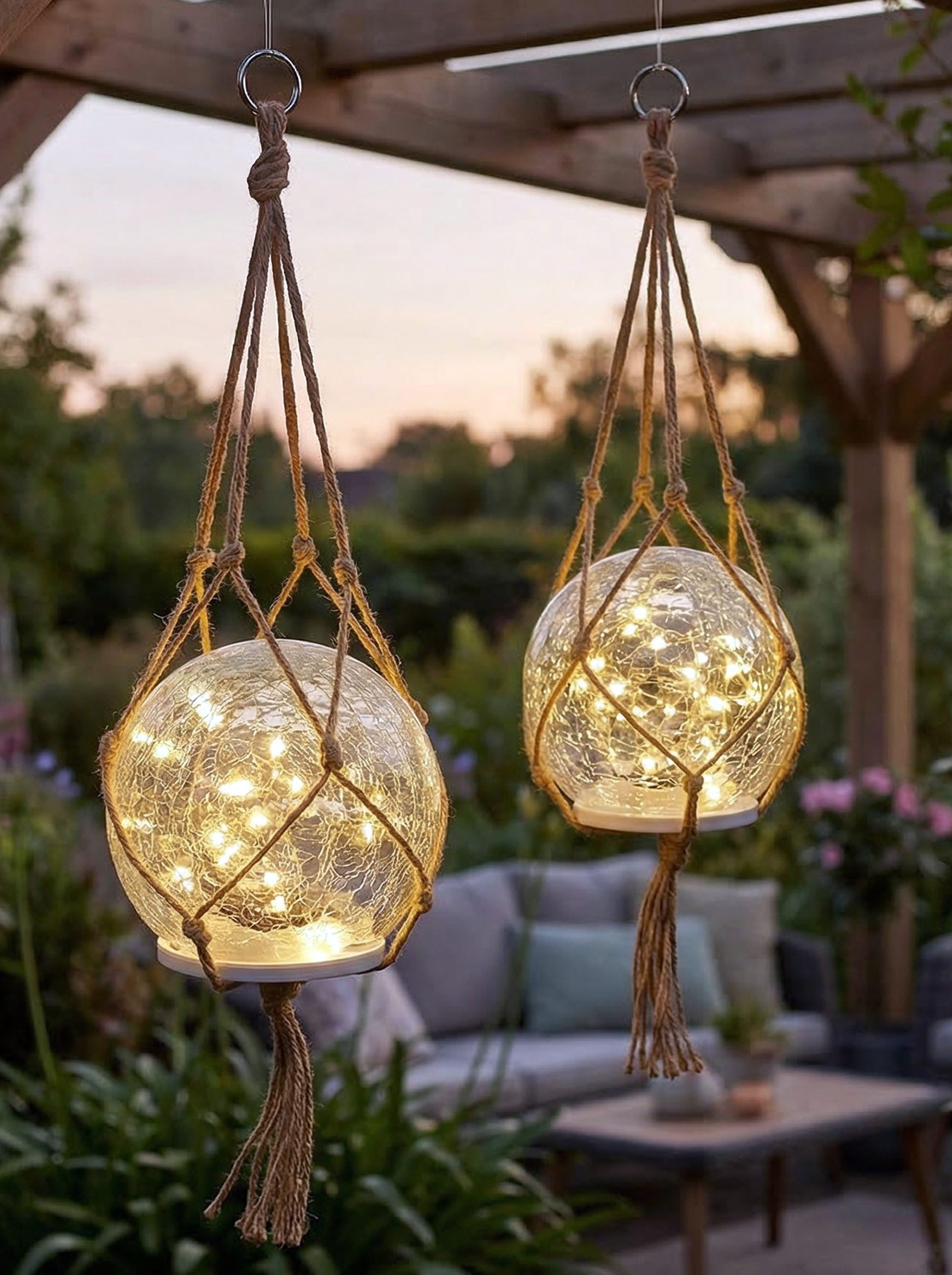 Arnusa LED Solarleuchte Solarlampe Garten als Hängelampe und Tischlampe Solar Kugel 2er Set, Dämmerungssensor, LED fest integriert, warmweiß, Boho-Stil mit hochwertigem Glas mit Jute Netz