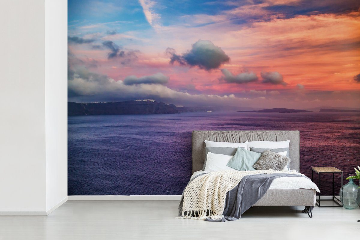 Santorini MuchoWow Fototapete bei Schlafzimmer, Tapete Wohnzimmer, Griechenland St), Sonnenuntergang, Wallpaper bedruckt, für Kinderzimmer, (6 Vinyl Matt,