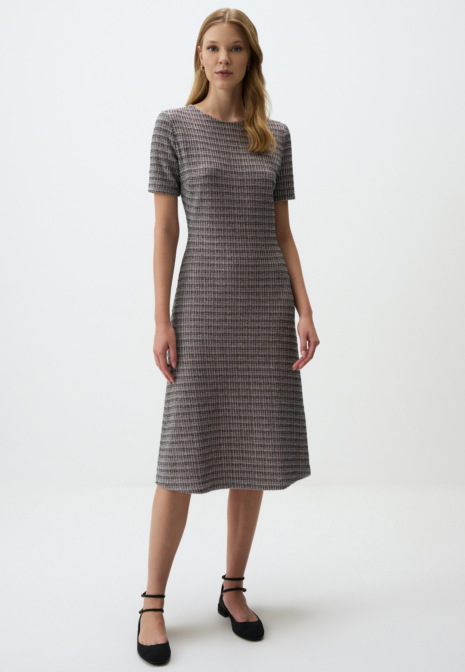 Midikleid Mehrfarbiges Gestricktes Midikleid