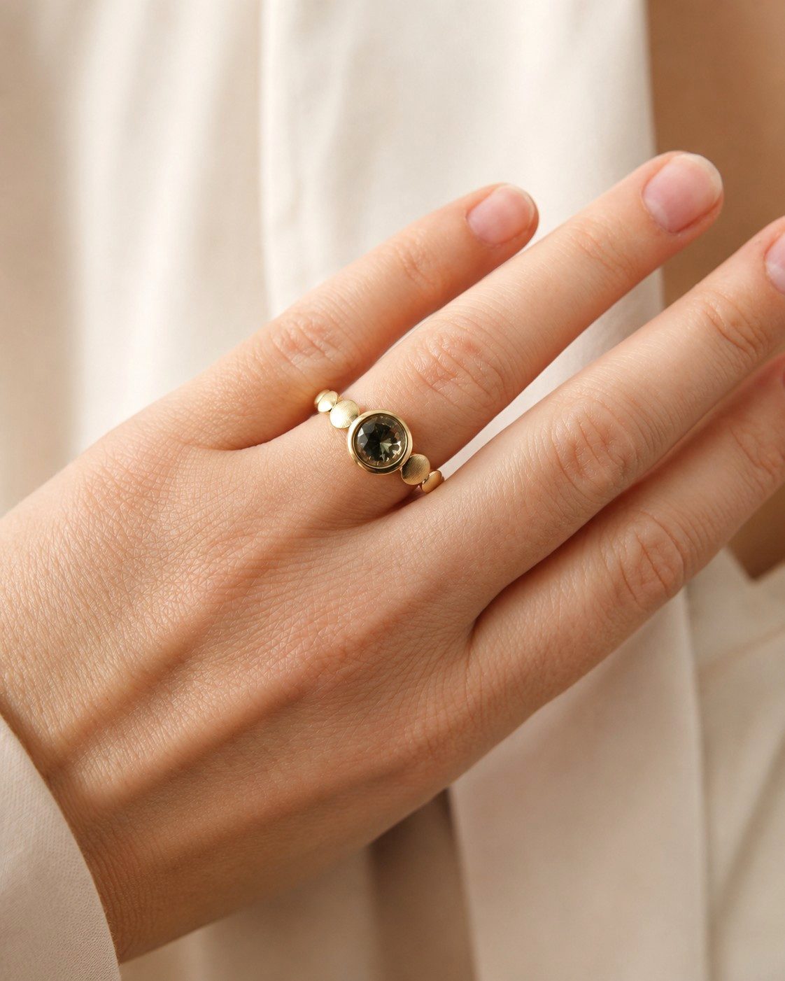 Sogni d'oro Fingerring mit grünem Tansanit, Gelbgold 375