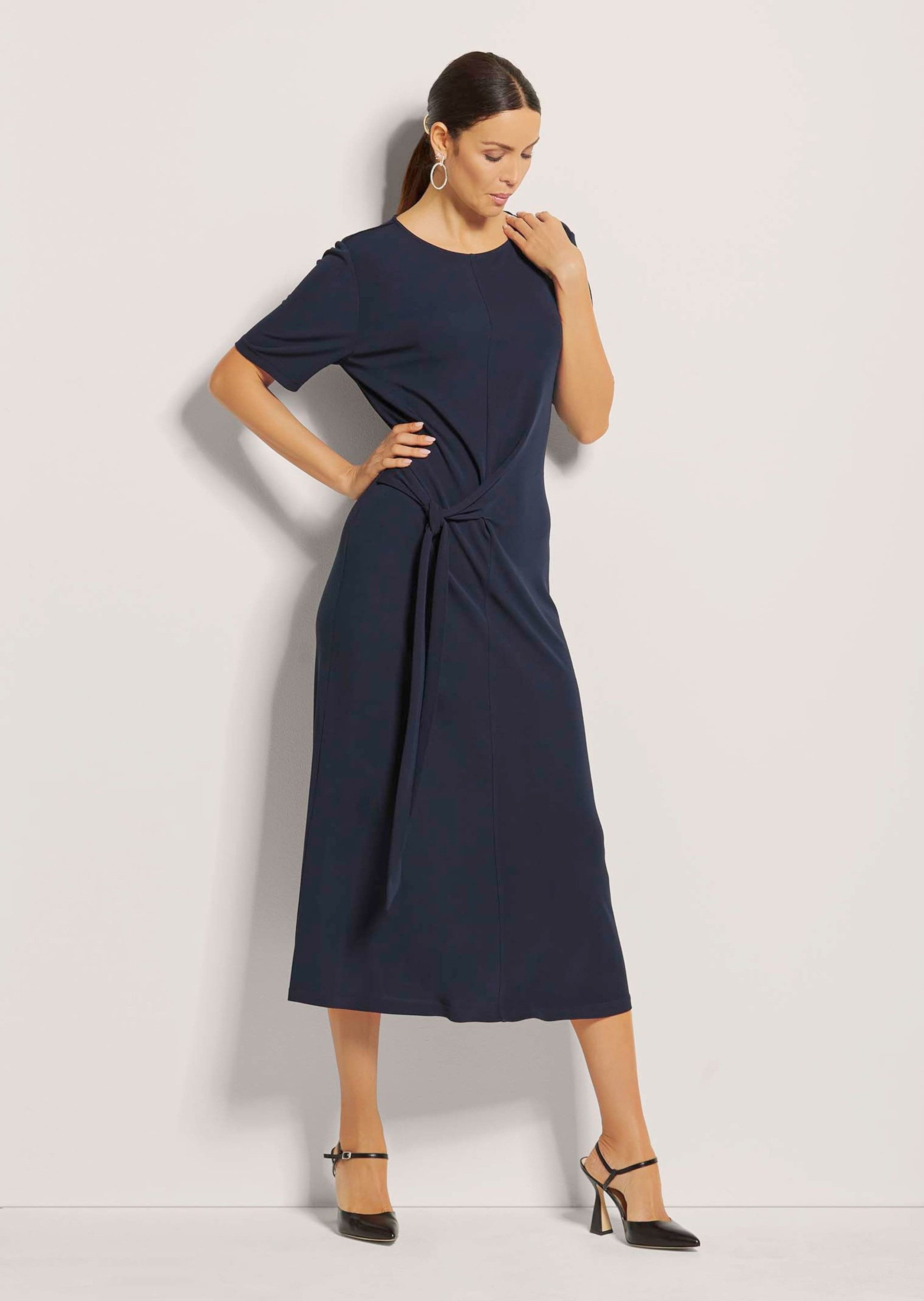 Maxikleid Halbarm-Kleid mit Taillenband
