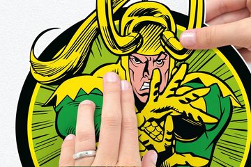 Komar Wandtattoo Loki Comic Classic (1 St), 50x70 cm (Breite x Höhe), selbstklebendes Wandtattoo