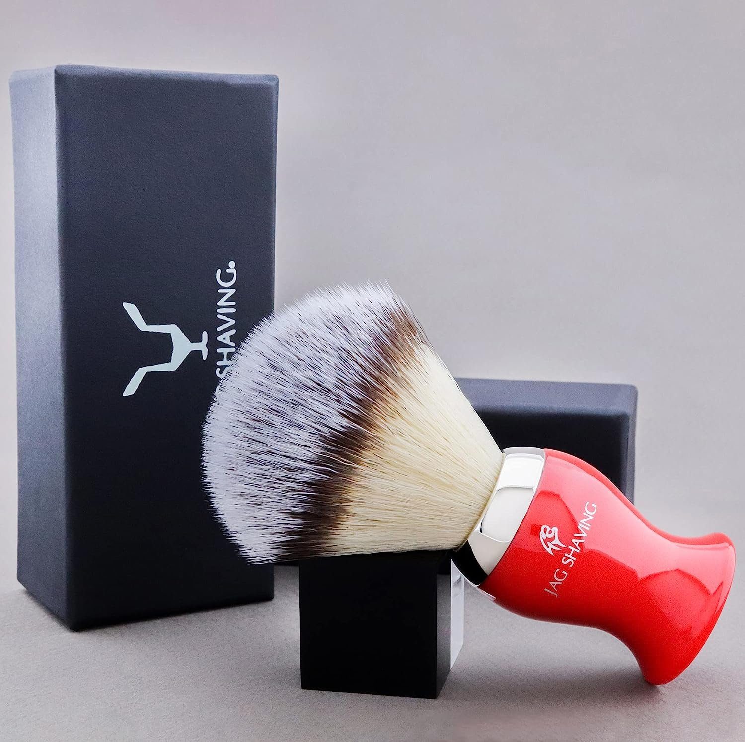 JAG SHAVING Rasierpinsel Synthetischer Vagen Birstall Haarrasierpinsel für Männer, 1 tlg., 100% Synthetic with elegant red base