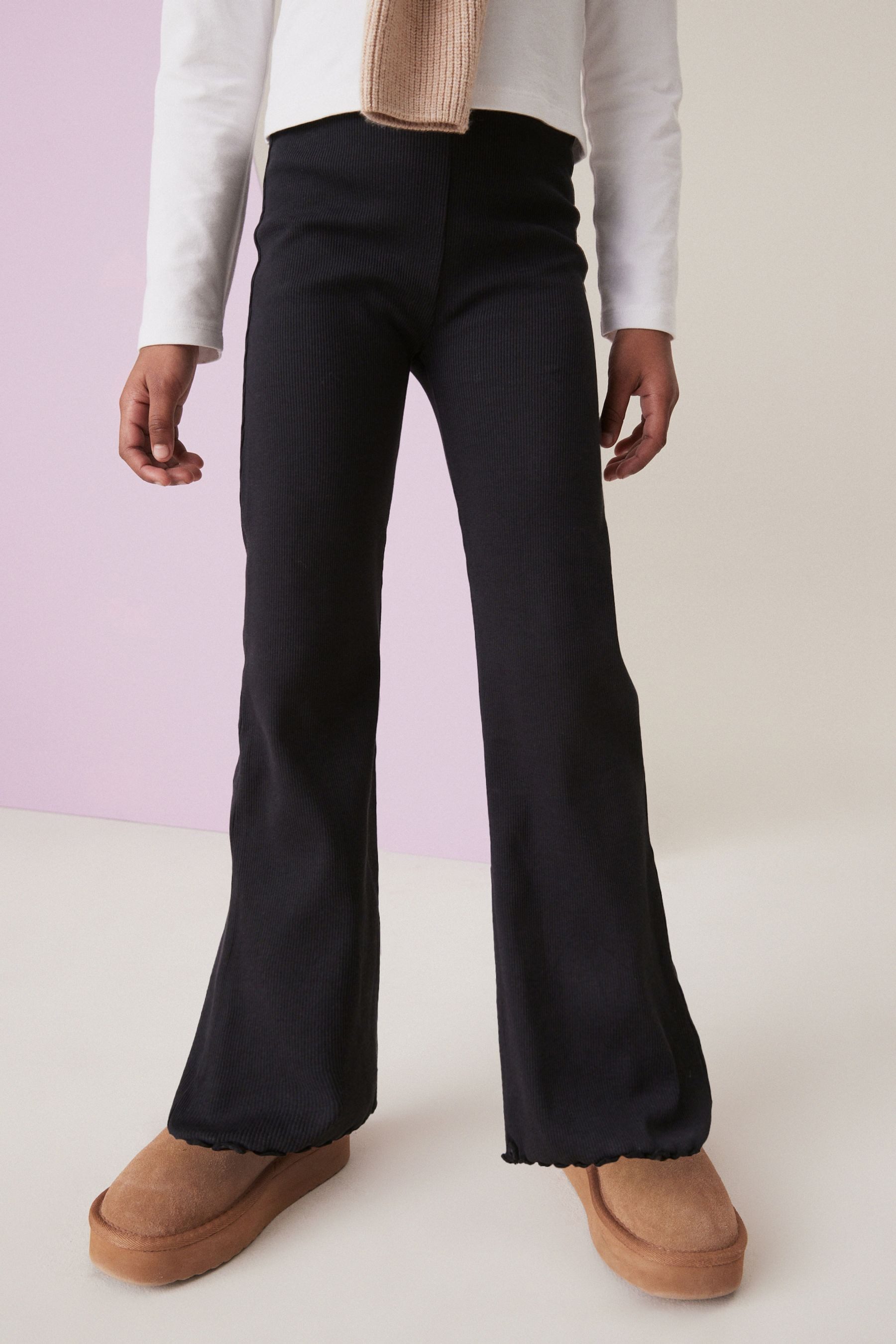 Next Leggings Gerippte Leggings mit ausgestelltem Bein (1-tlg)