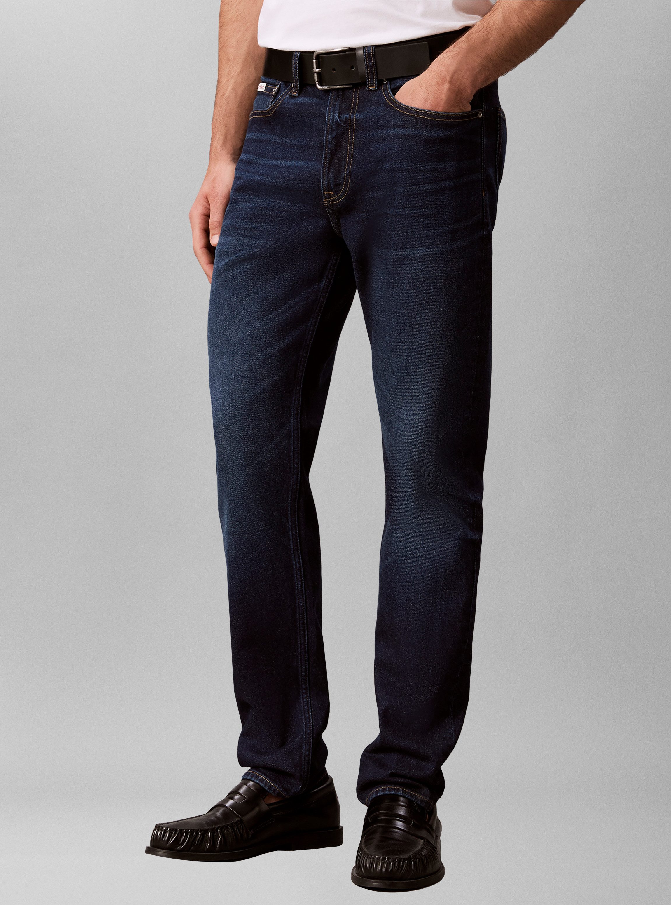 Calvin Klein Jeans Tapered-fit-Jeans CLASSIC TAPER Regular fit mit praktischen Taschen