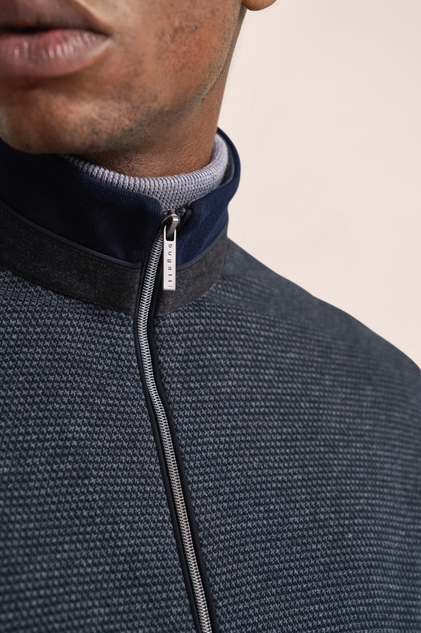 bugatti Sweatjacke mit Eingrifftasche