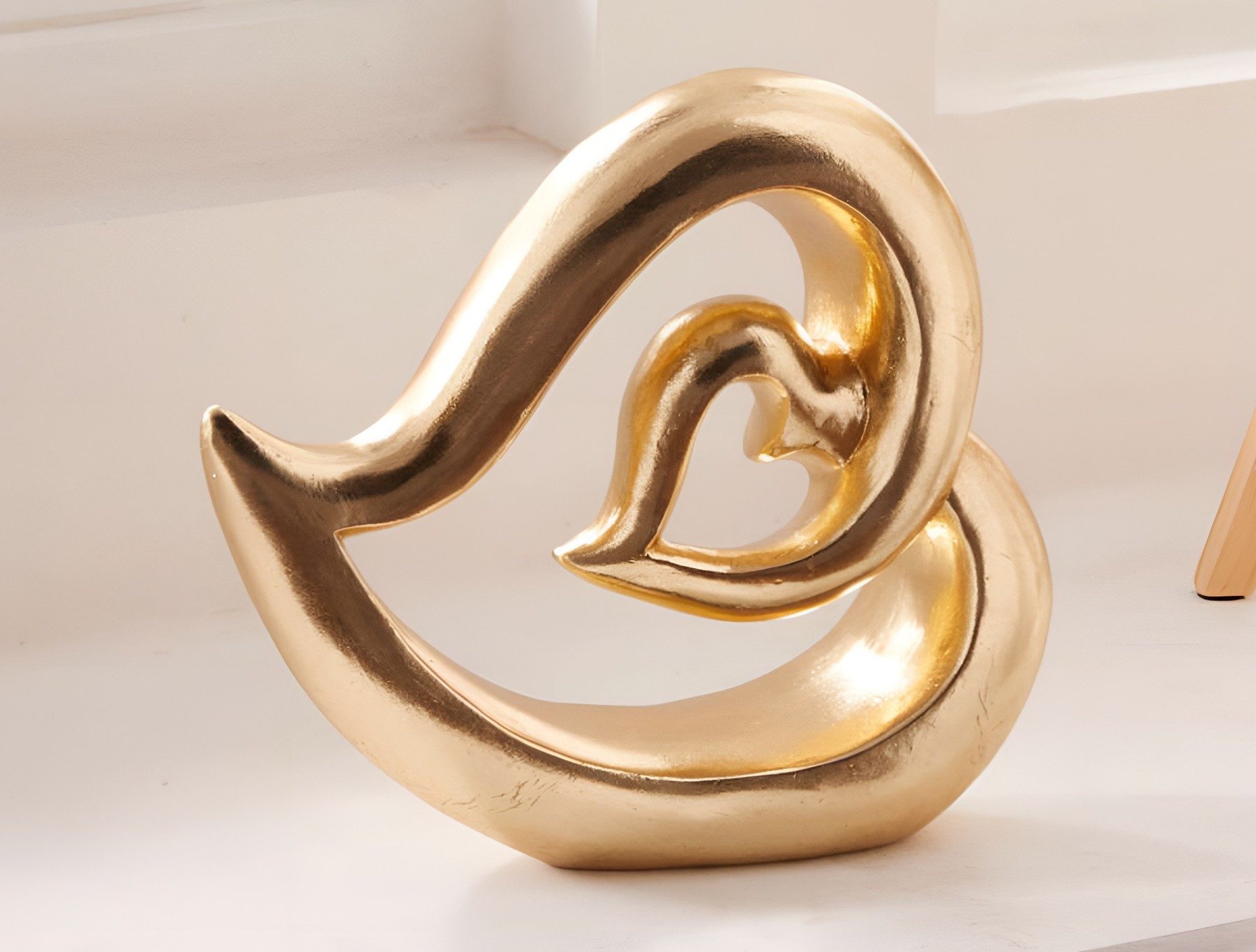 Dekoleidenschaft Dekofigur "Herz" in Gold, 17 cm hoch, Tischdeko, Dekoherz, Hochzeitsdeko, aus Polyresin