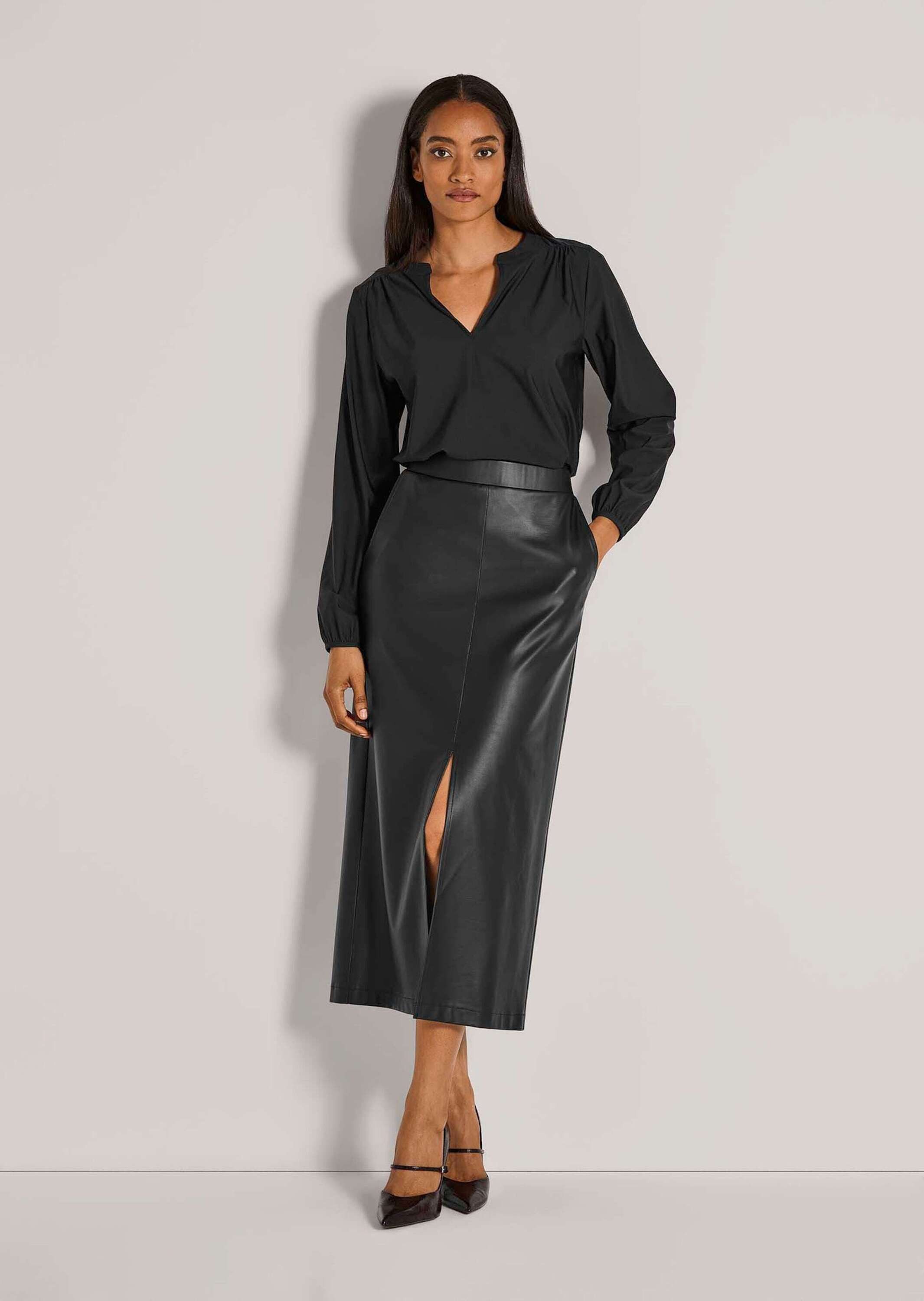 MADELEINE Maxirock Eleganter Rock aus Leder-Imitat Rock mit elegantem Schlitz, wadenlang