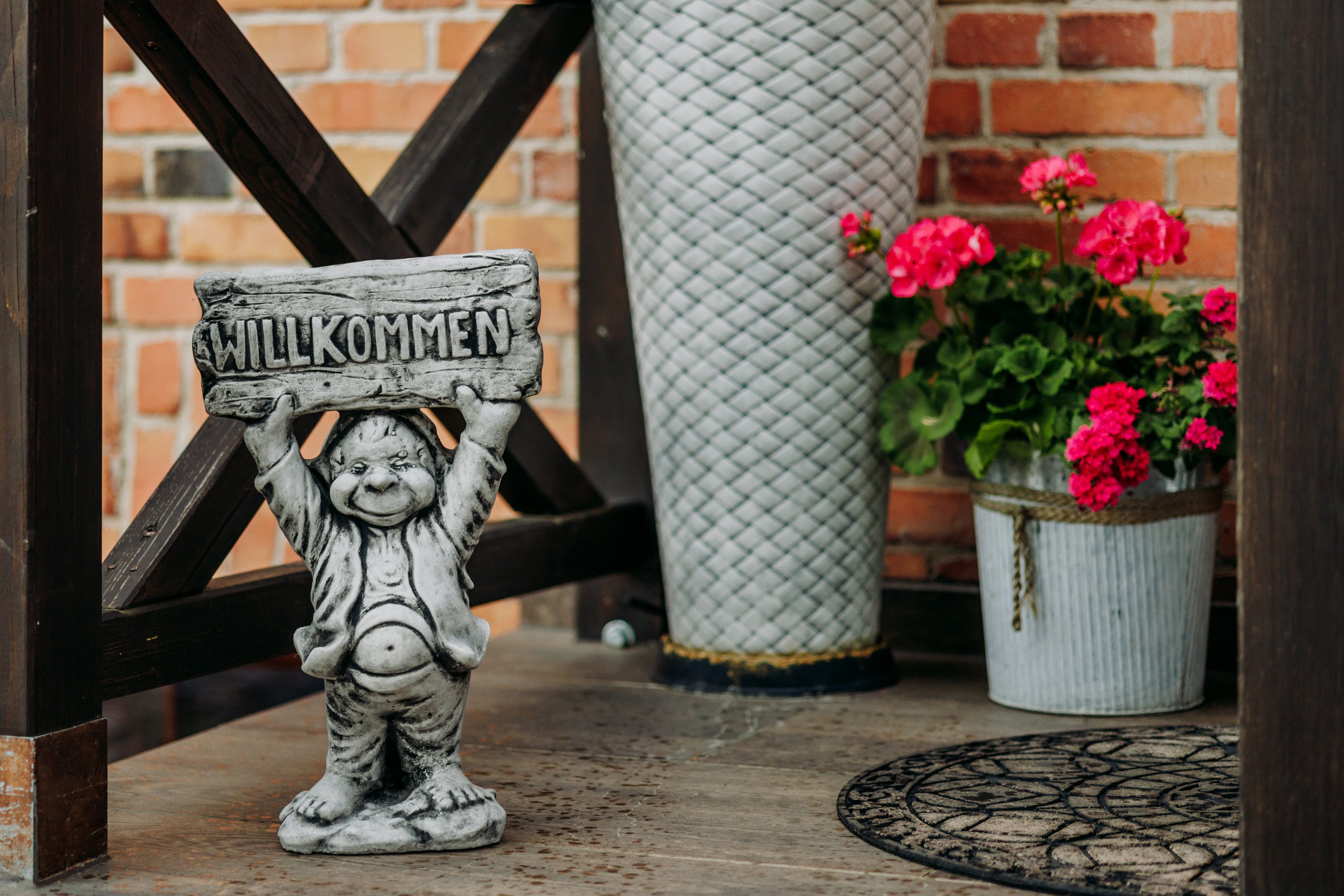 gartendekoparadies.de Gartenfigur Gnom,Willkommen'', Steinfigur, H. 52 cm, 14 kg, Frostsicher