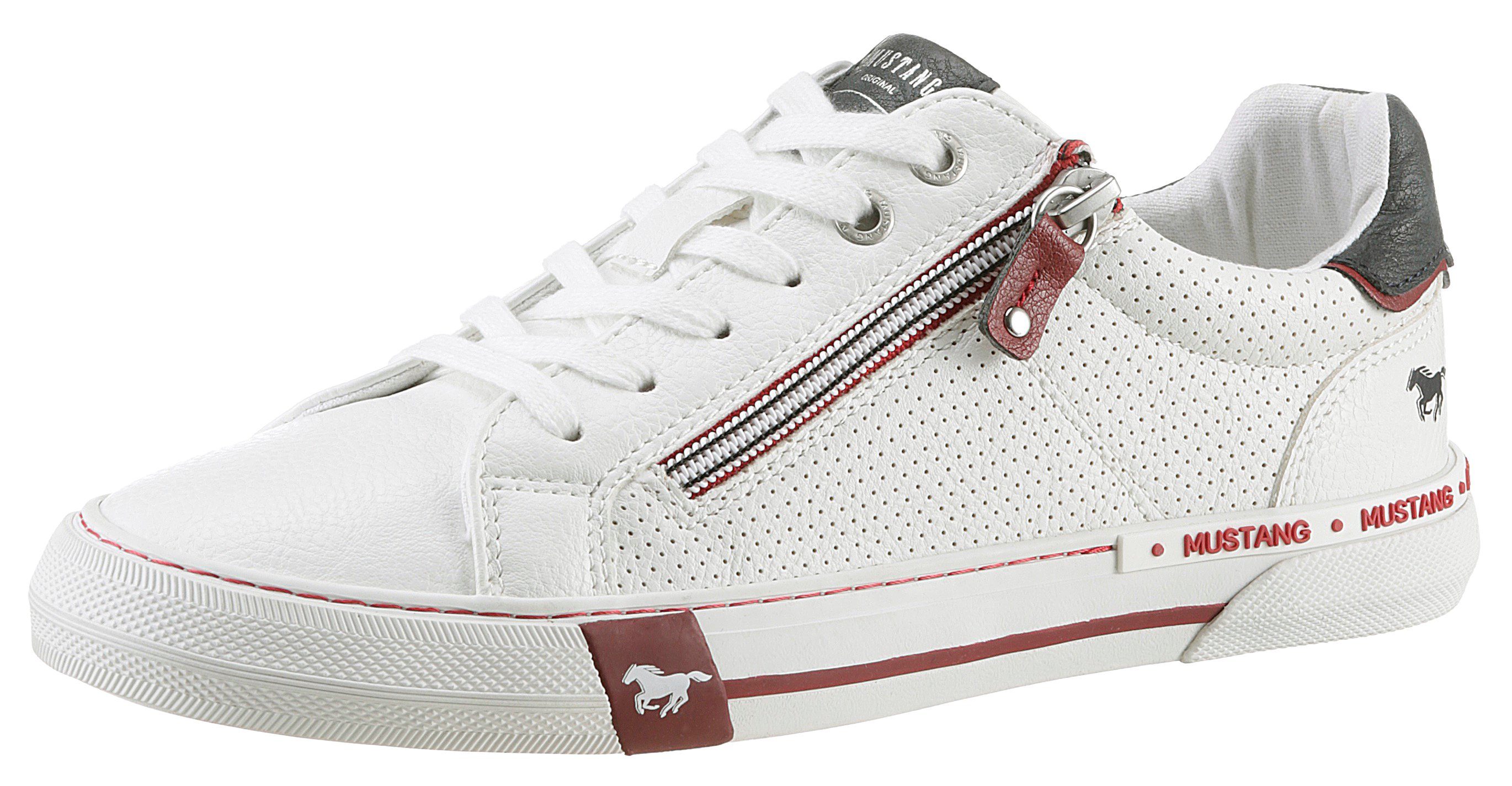 Sneaker
