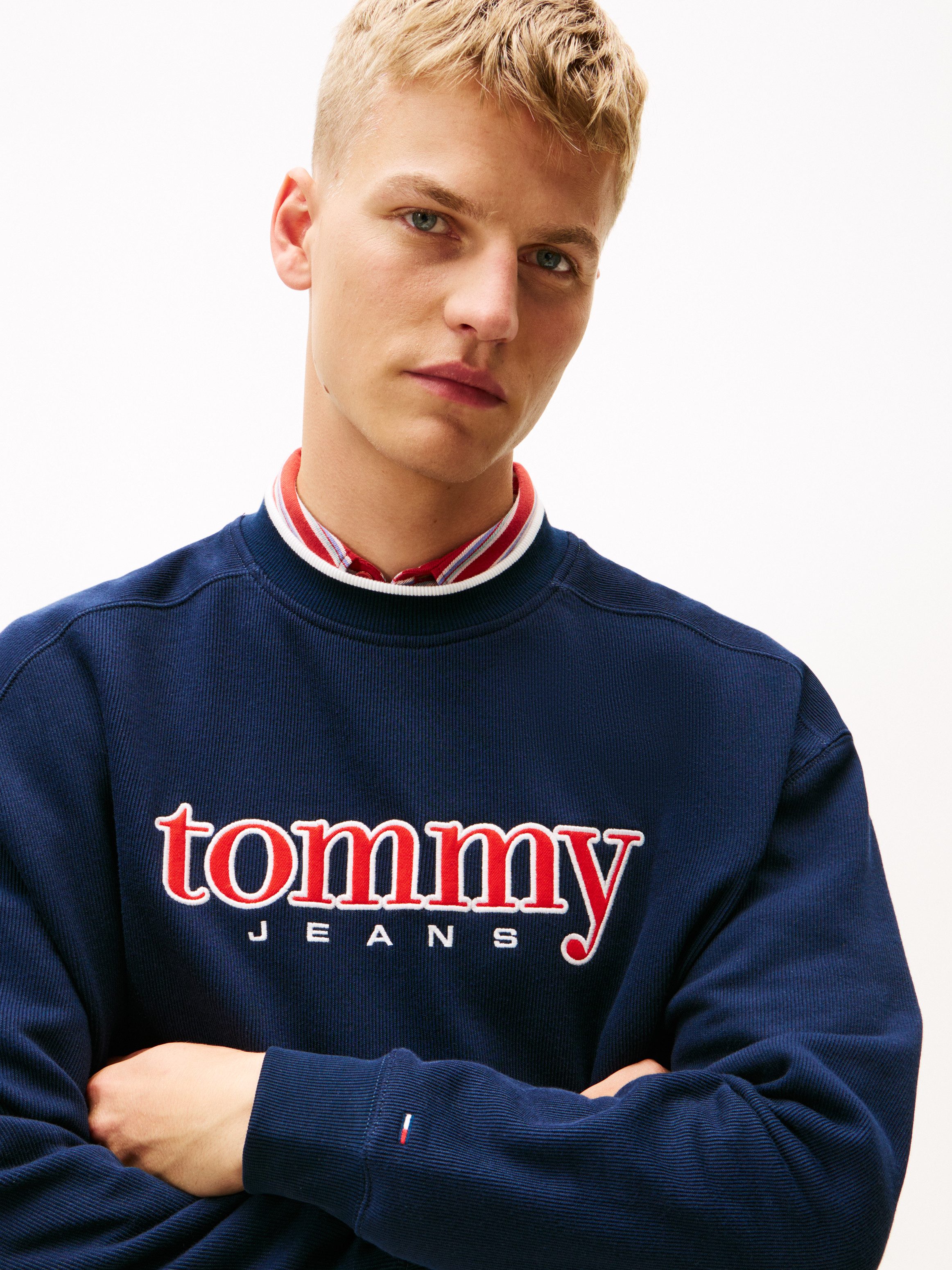 Tommy Jeans Sweatshirt TJM 90S TEXTURE GRAPHIC CREW gerippter Rundhals, reg günstig online kaufen