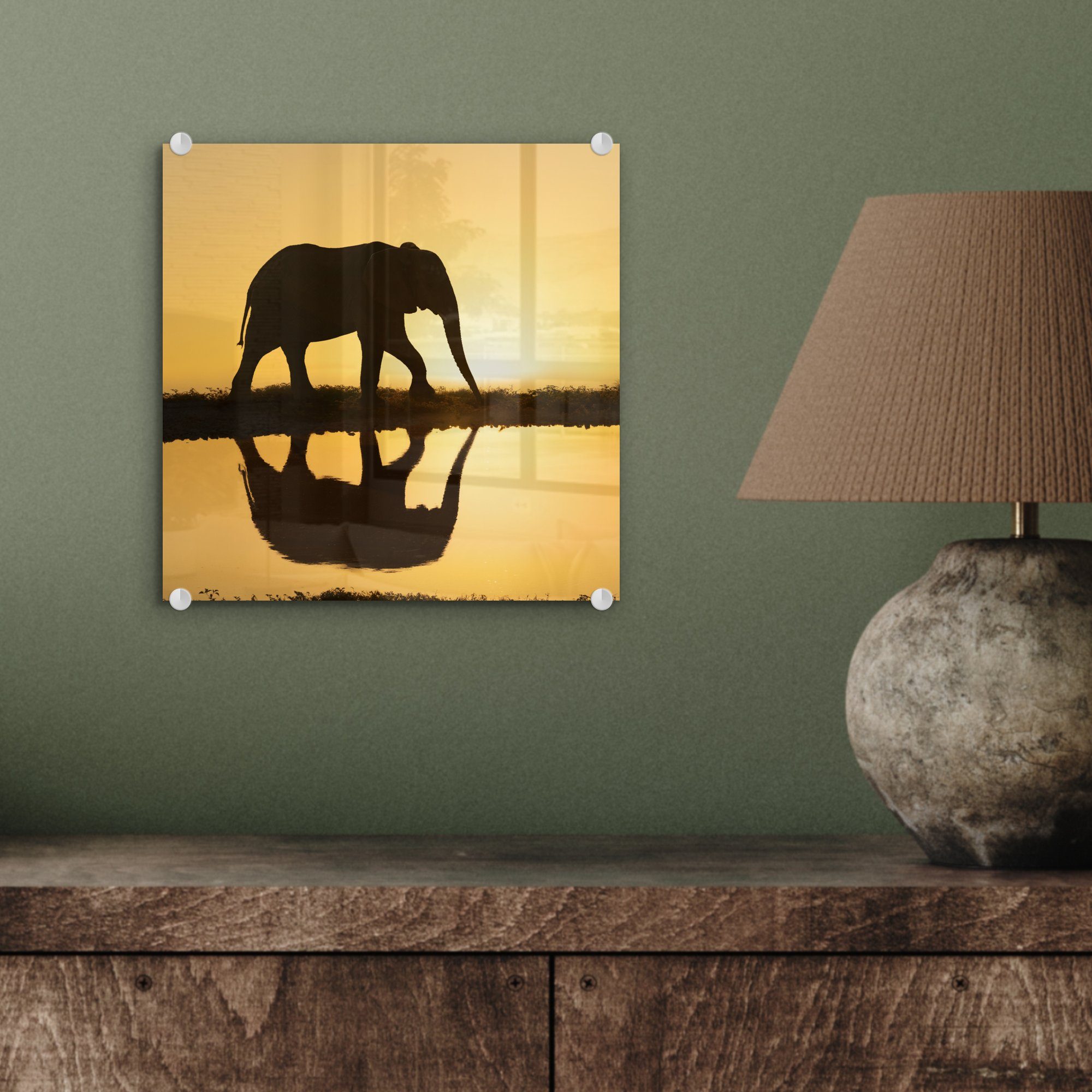 eines MuchoWow St), bunt auf Foto Bilder (1 - Glas Glas Sonnenuntergang, Wandbild - auf Silhouette Wanddekoration - Acrylglasbild Elefanten Glasbilder bei