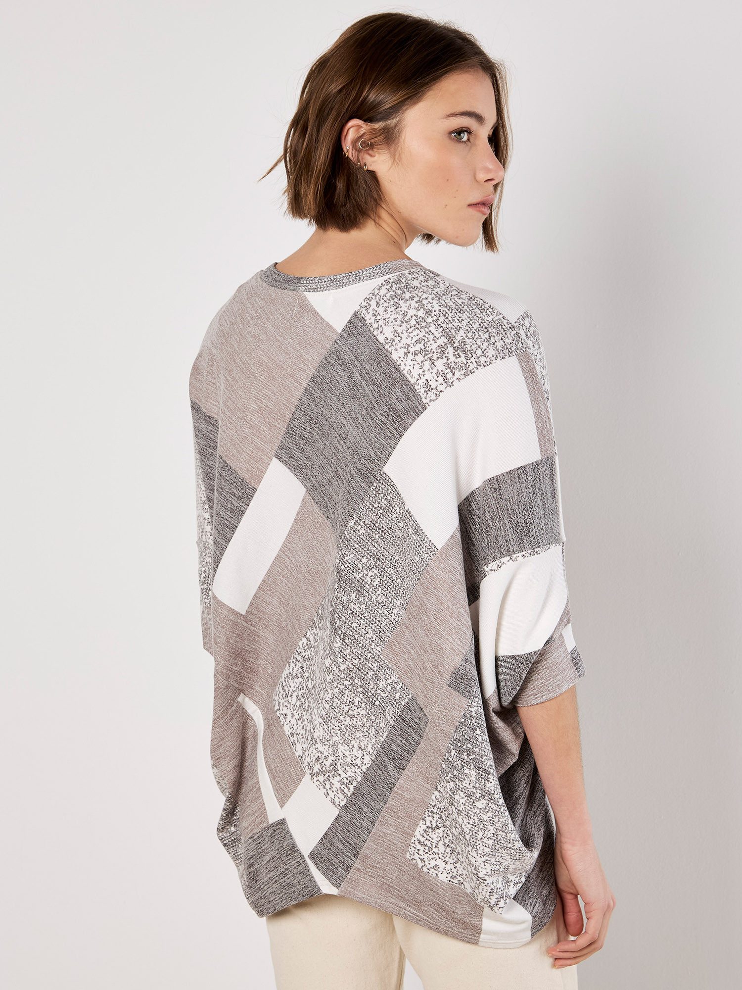 Apricot 3/4-Arm-Shirt Geometrisches Batwing-Jersey-Top mit abgerundetem Saum – Bild 4 von 4