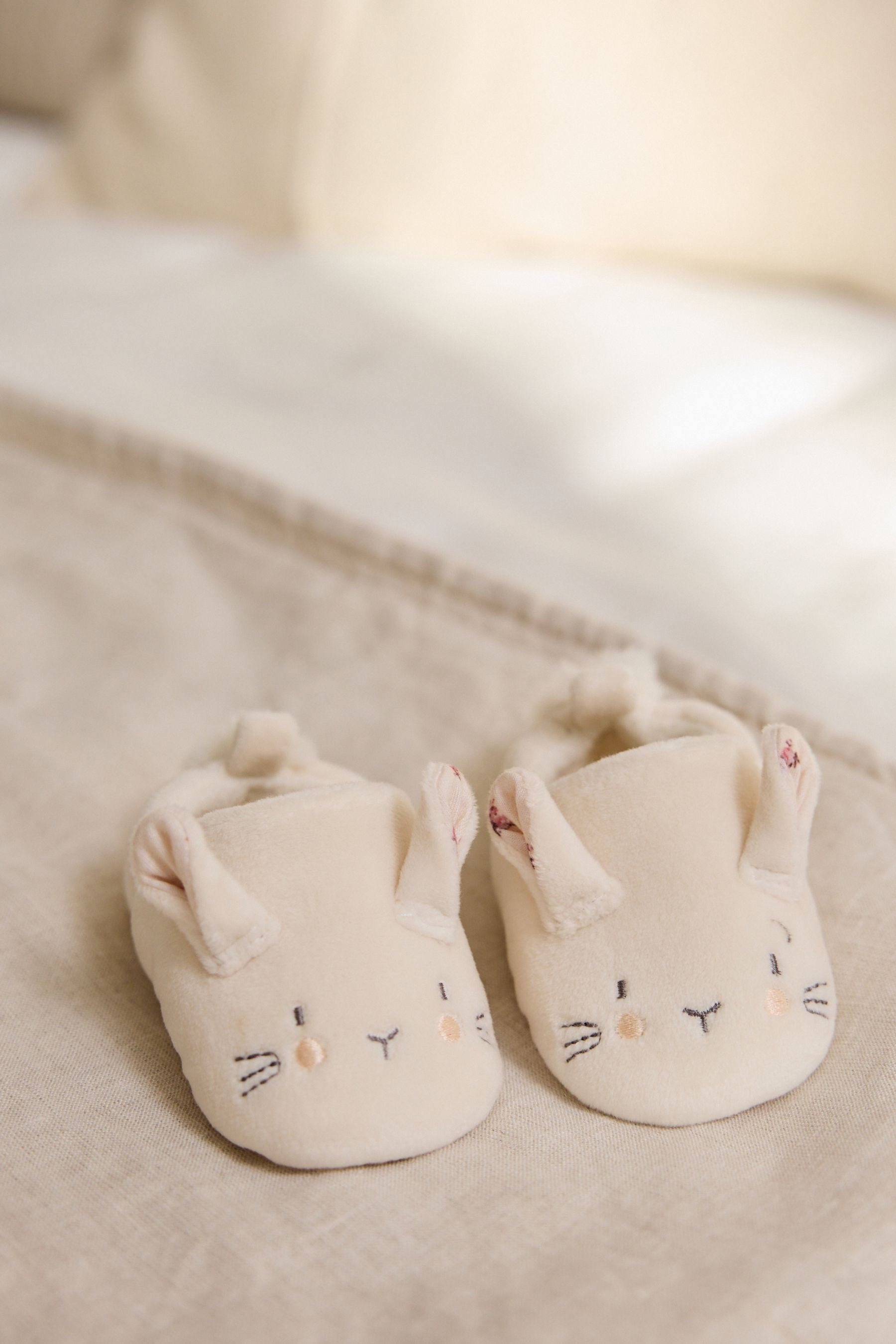 Next Babyslipper mit Figurenmotiv Babystiefel – Bild 4 von 5