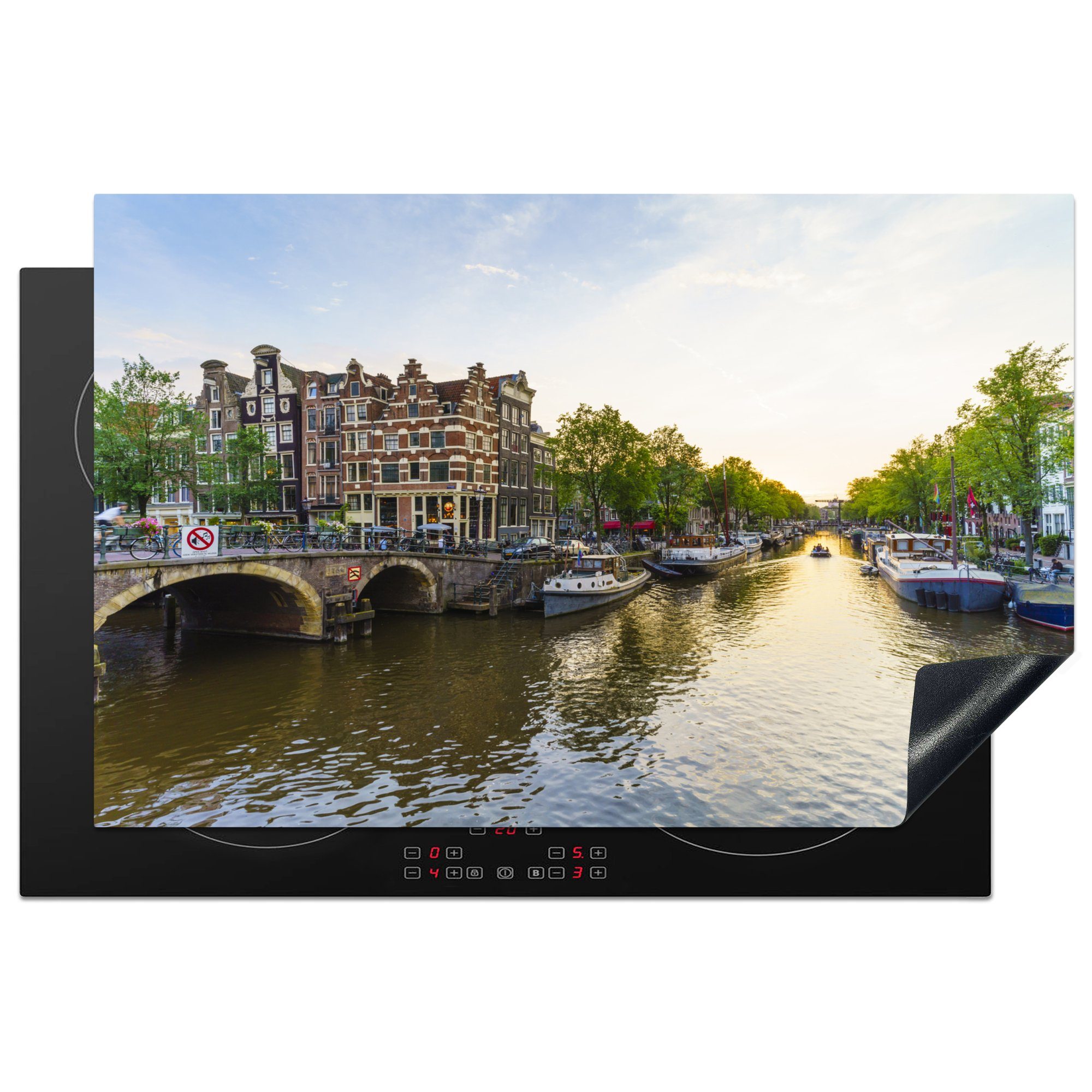 MuchoWow Herdblende-/Abdeckplatte Die Brouwersgracht im niederländischen Amsterdam im Sommer, Vinyl, (1 tlg), 81x52 cm, Induktionskochfeld Schutz für die küche, Ceranfeldabdeckung