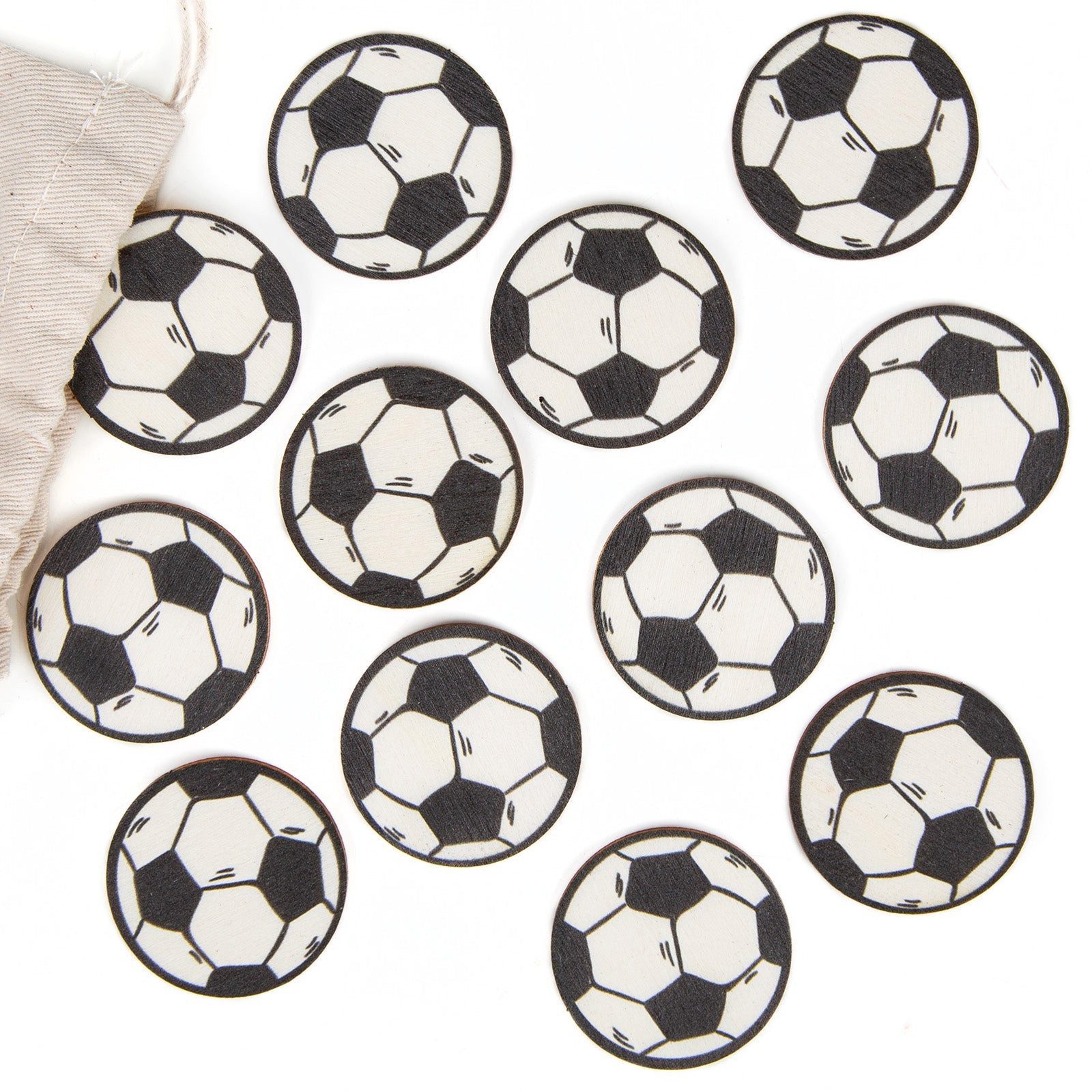 Logbuch-Verlag Dekofigur Fußball Deko Set 12 kleine Fußbälle flach aus Holz Tischdeko Ø 3,8 cm