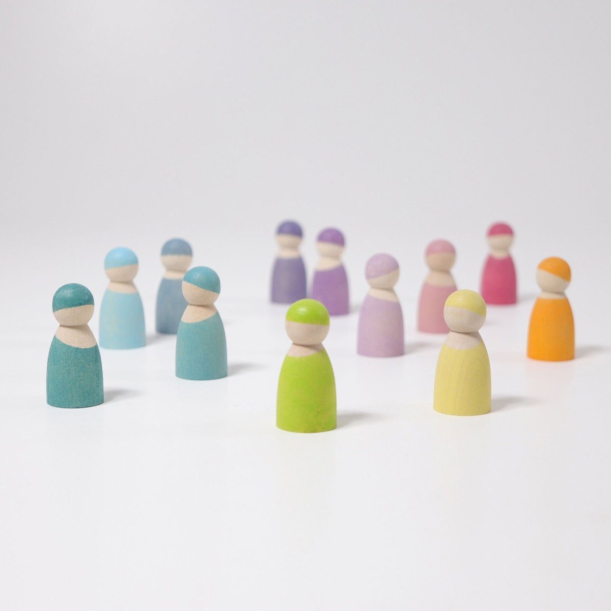 GRIMM´S Spiel und Holz Design Spielbausteine Regenbogenfreunde Pastell 12 Holzfiguren Holzspielzeug