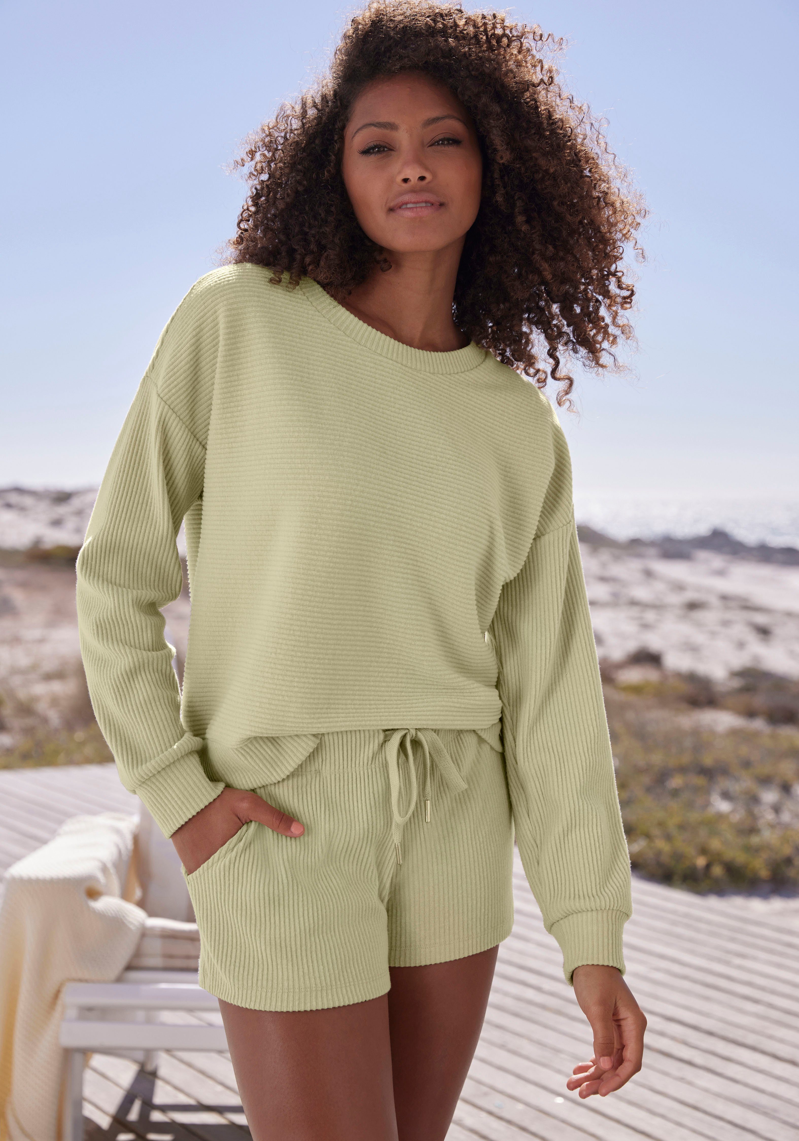 s.Oliver Sweatshirt aus Ripp-Qualität mit überschnittenen Schultern, Loungewear