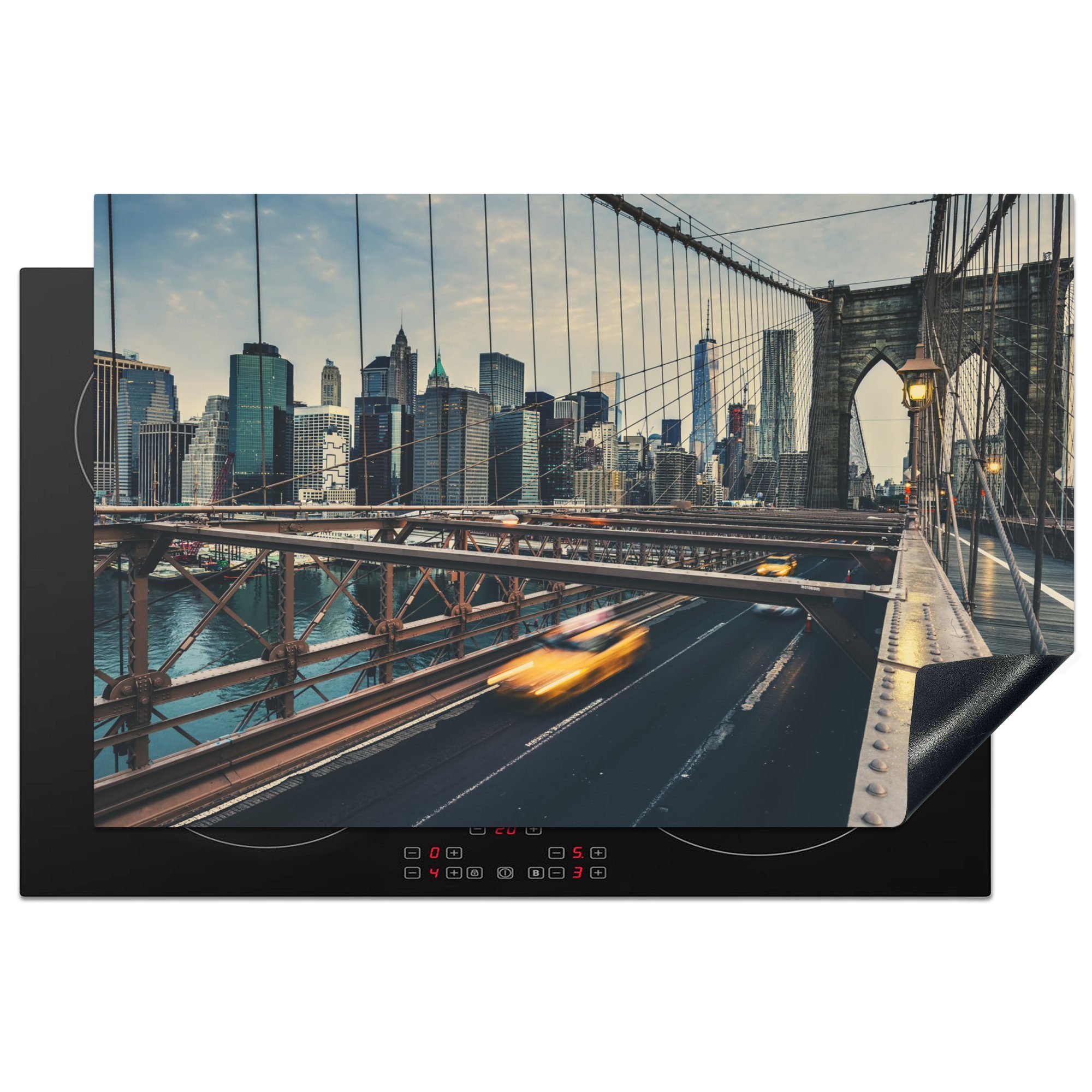 MuchoWow Herdblende-/Abdeckplatte New York - Auto - Brooklyn Bridge, Vinyl, (1 tlg), 81x52 cm, Induktionskochfeld Schutz für die küche, Ceranfeldabdeckung