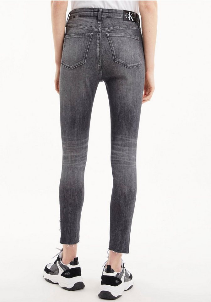 Calvin Klein Jeans Skinny-fit-Jeans HIGH RISE SUPER SKINNY ANKLE mit Calvin  Klein Leder-Brandlabel hinten am Bund, Jeans von Calvin Klein Jeans Plus