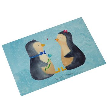 Mr. & Mrs. Panda Servierbrett Pinguin Pärchen - Eisblau - Geschenk, Schneidebrett, Liebespaar, Hoch, Premium Glas, (1-St), Gravierte Motive