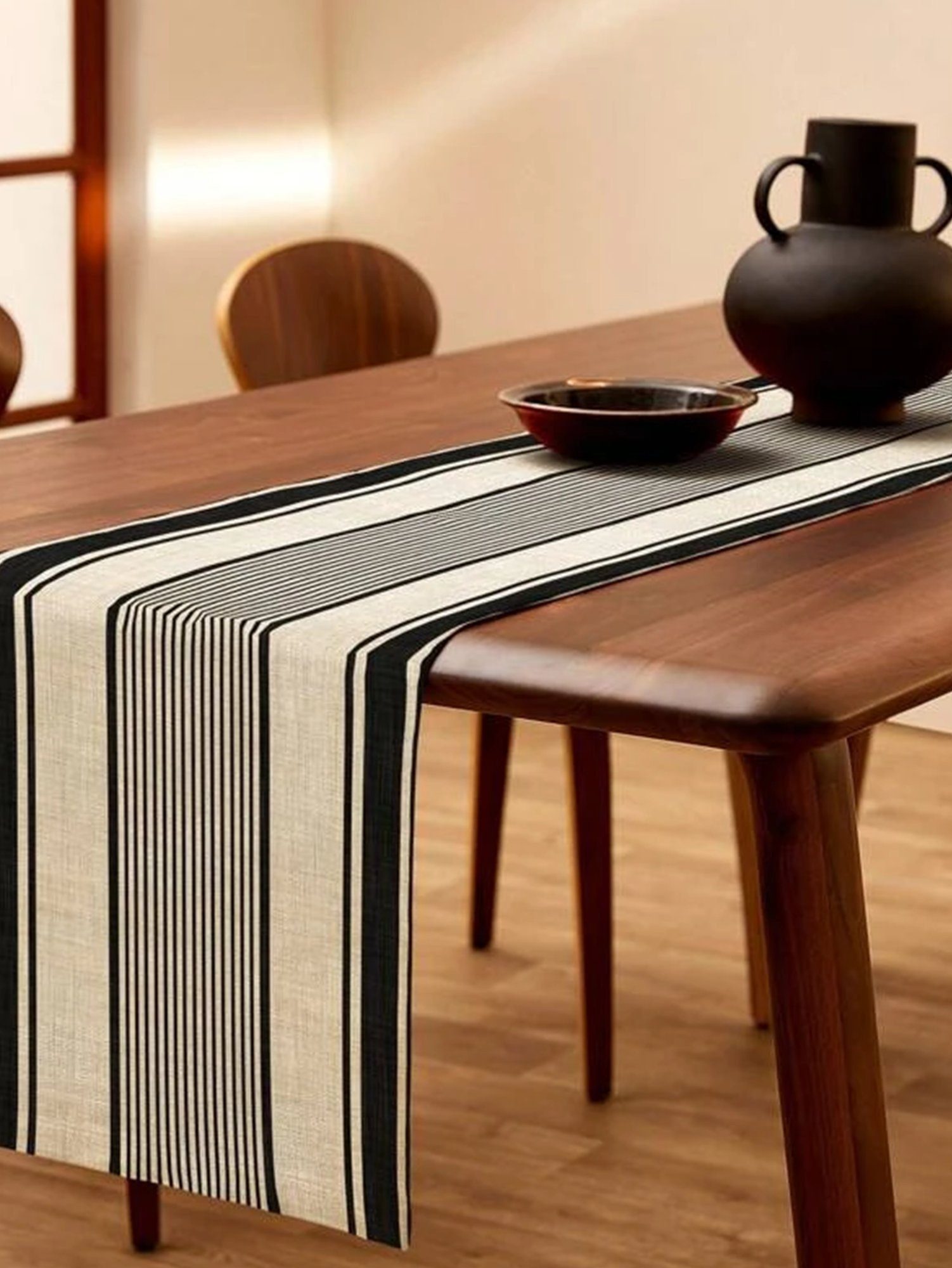 LIVINA HOME Tischläufer Premium Tischdecke abwaschbar, Tischband, moderne L günstig online kaufen