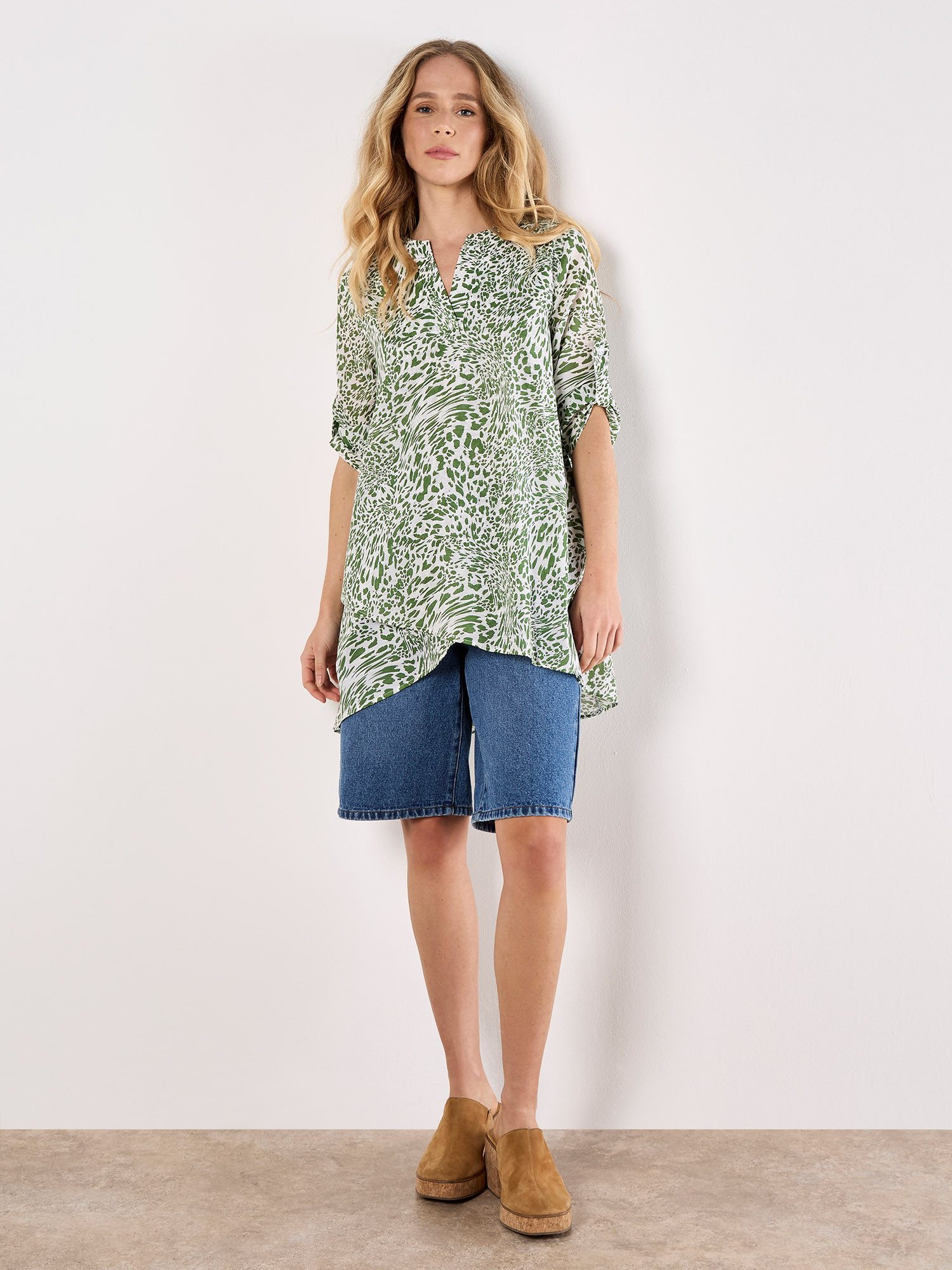 Apricot Blusentop Lagenshirt . mit Animalprint und Krempelärmeln