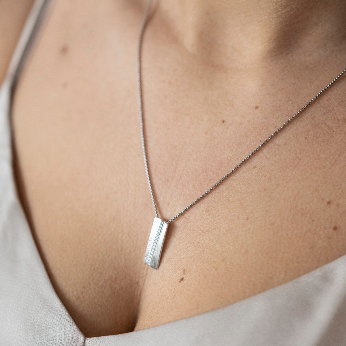 Materia Kettenanhänger Damen Silber Rechteck Zirkonia Weiß gehämmert KA-513 günstig online kaufen