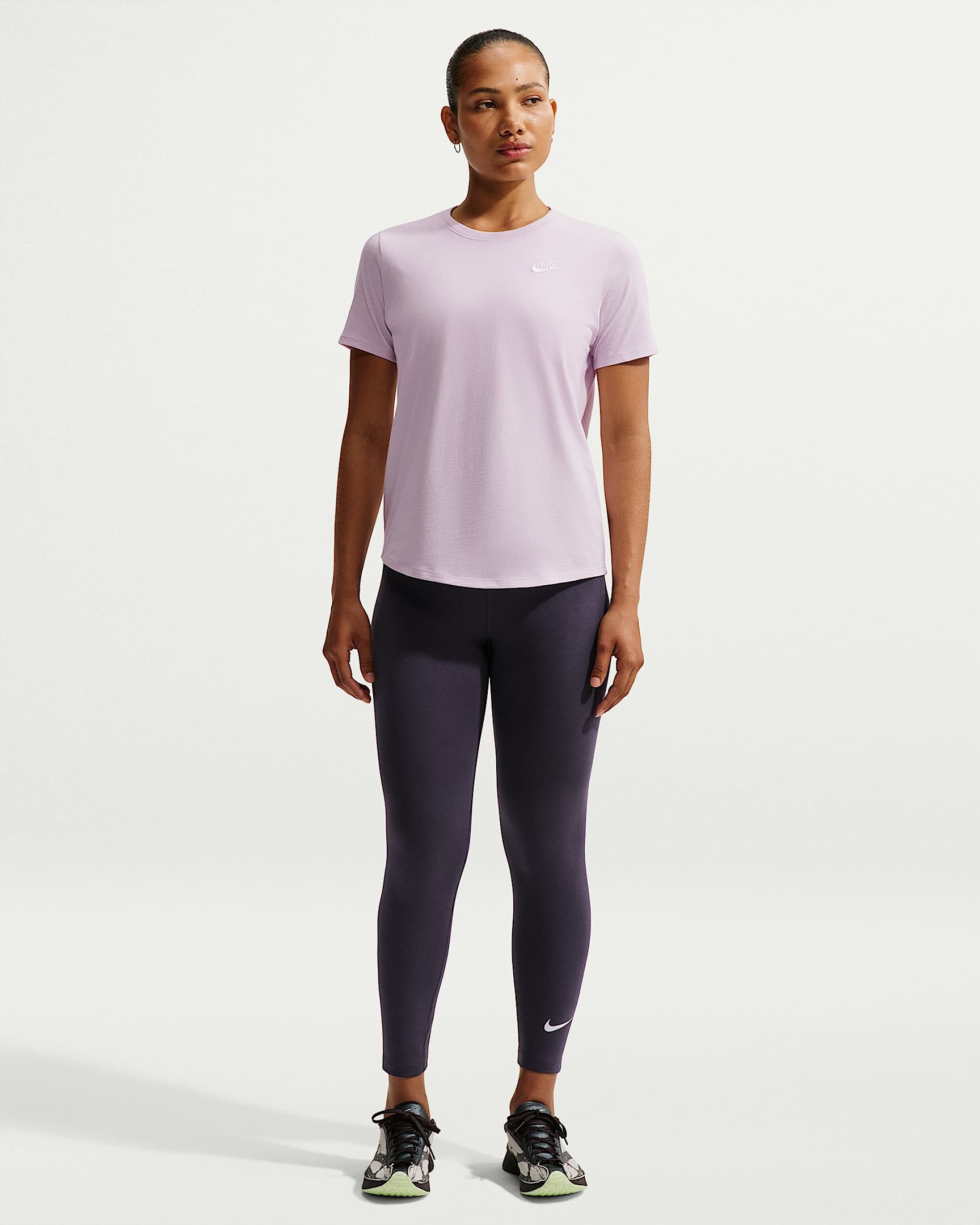 Nike Sportswear Leggings W NSW NK CLSC HR 7/8 TIGHT LBR 7/8 Länge, eng anliegende Passform, hoher Bund