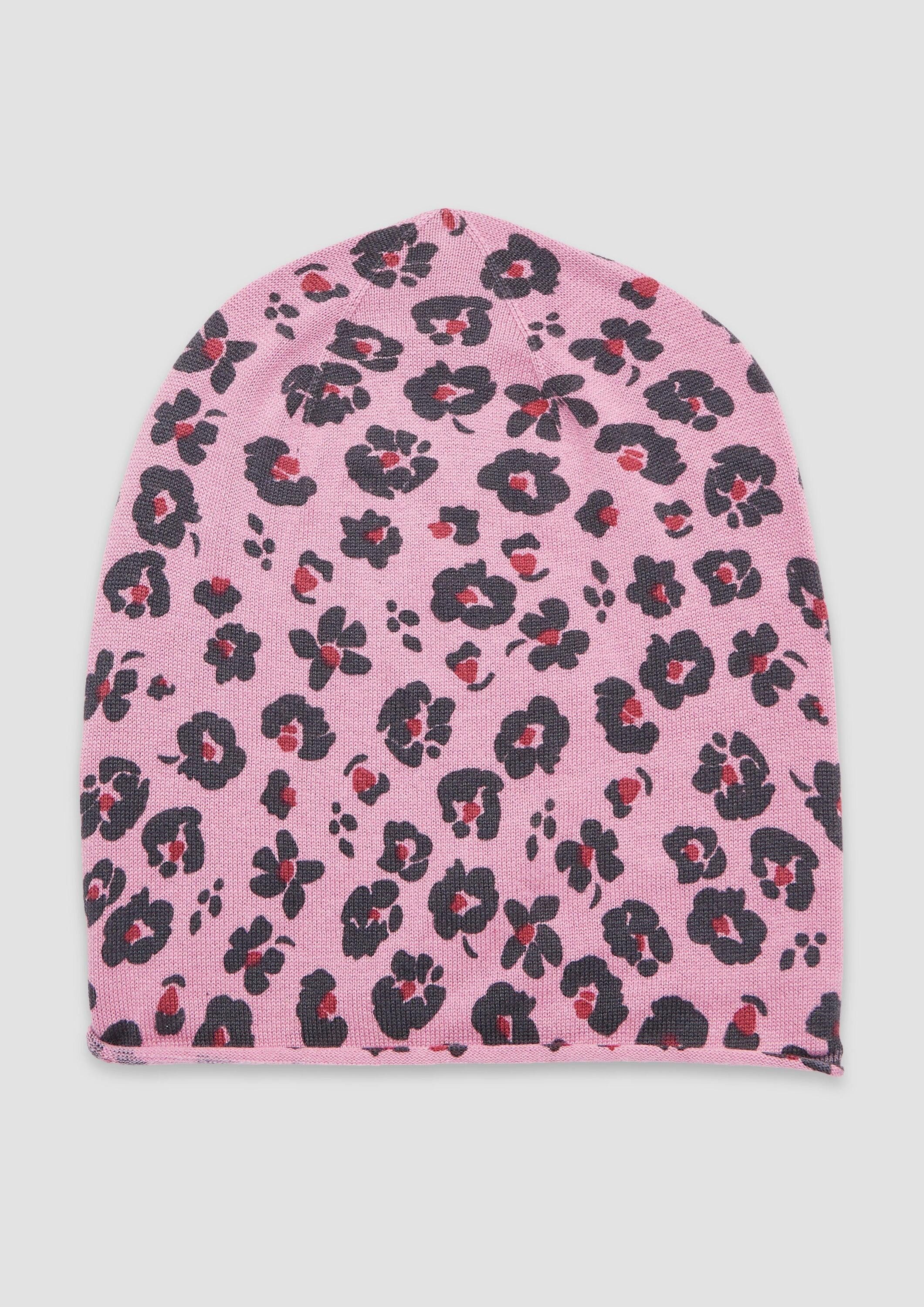 s.Oliver Strickmütze Mütze Beanie aus Feinstrick mit Leo-Print