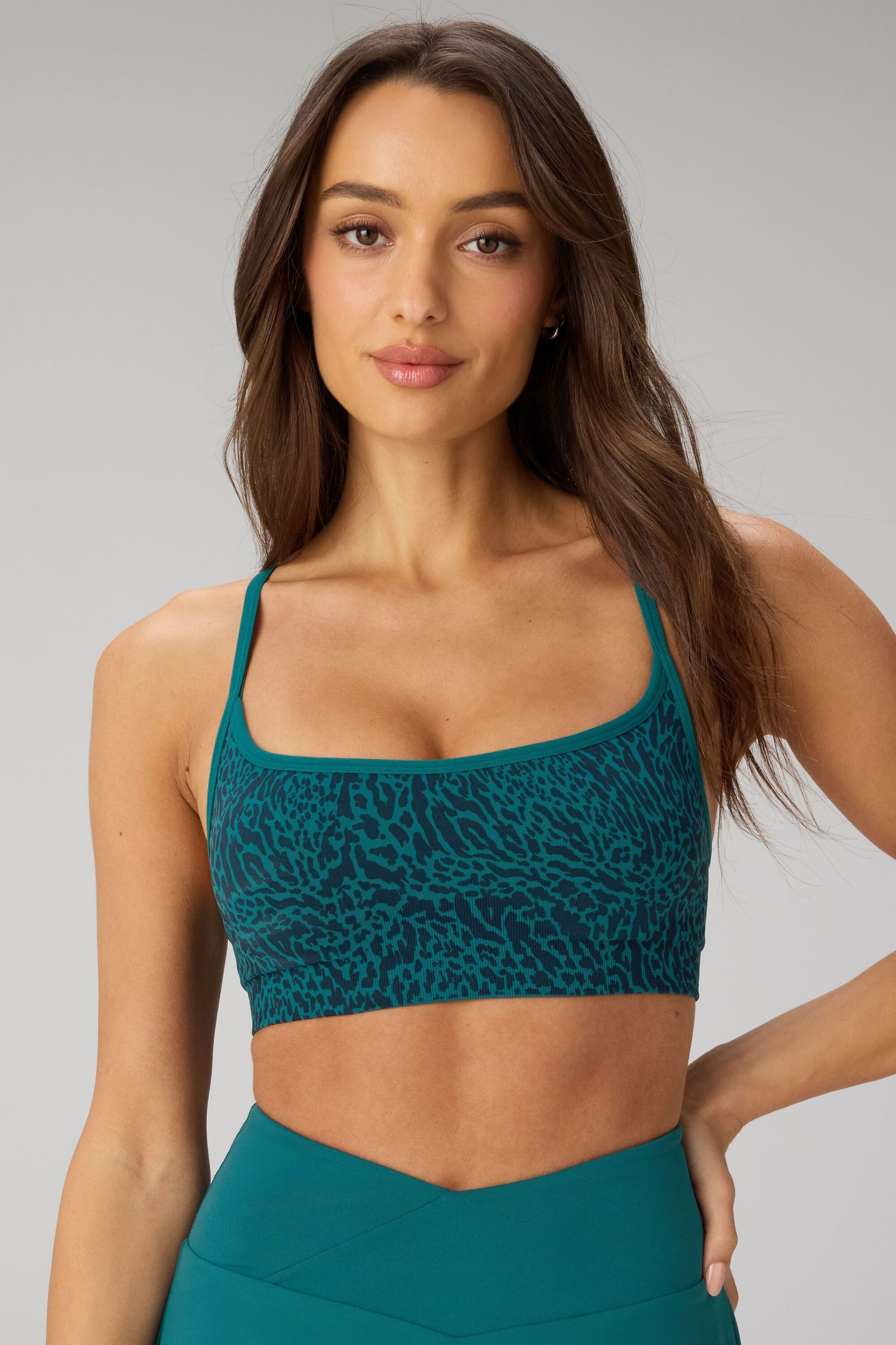 Fabletics Sport-BH SLEEK SEAMLESS STRAPPY LOW IMPACT BRA (1-tlg) mit U-Ausschnitt