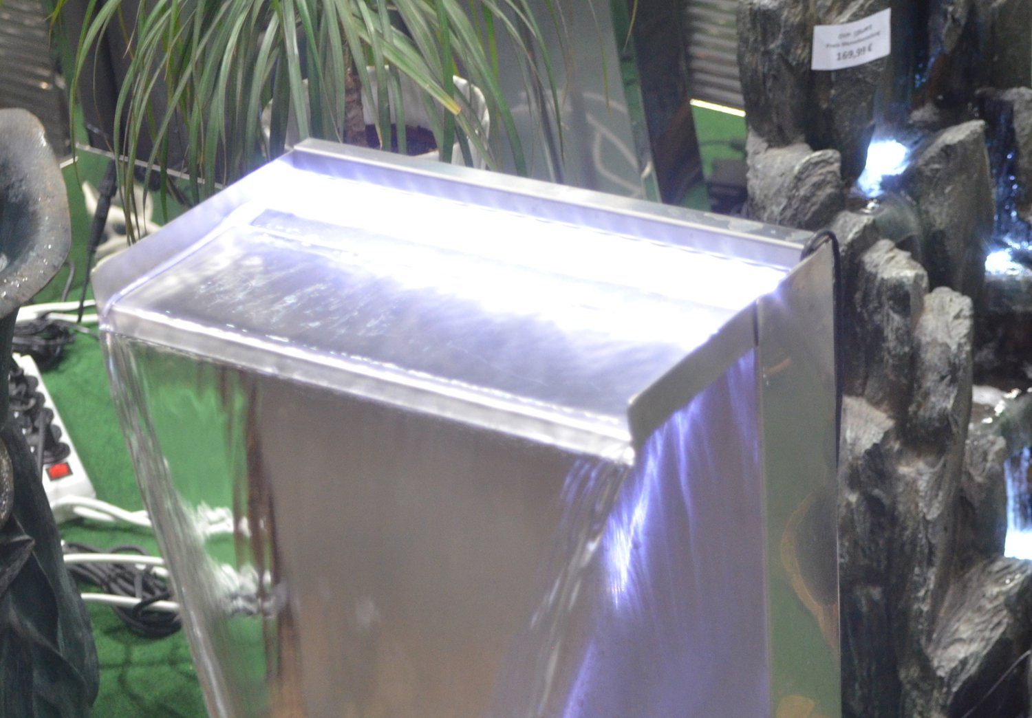 Köhko Gartenbrunnen "KOBRA" aus Edelstahl 23006 Gartenbrunnen mit LED-Beleuchtung