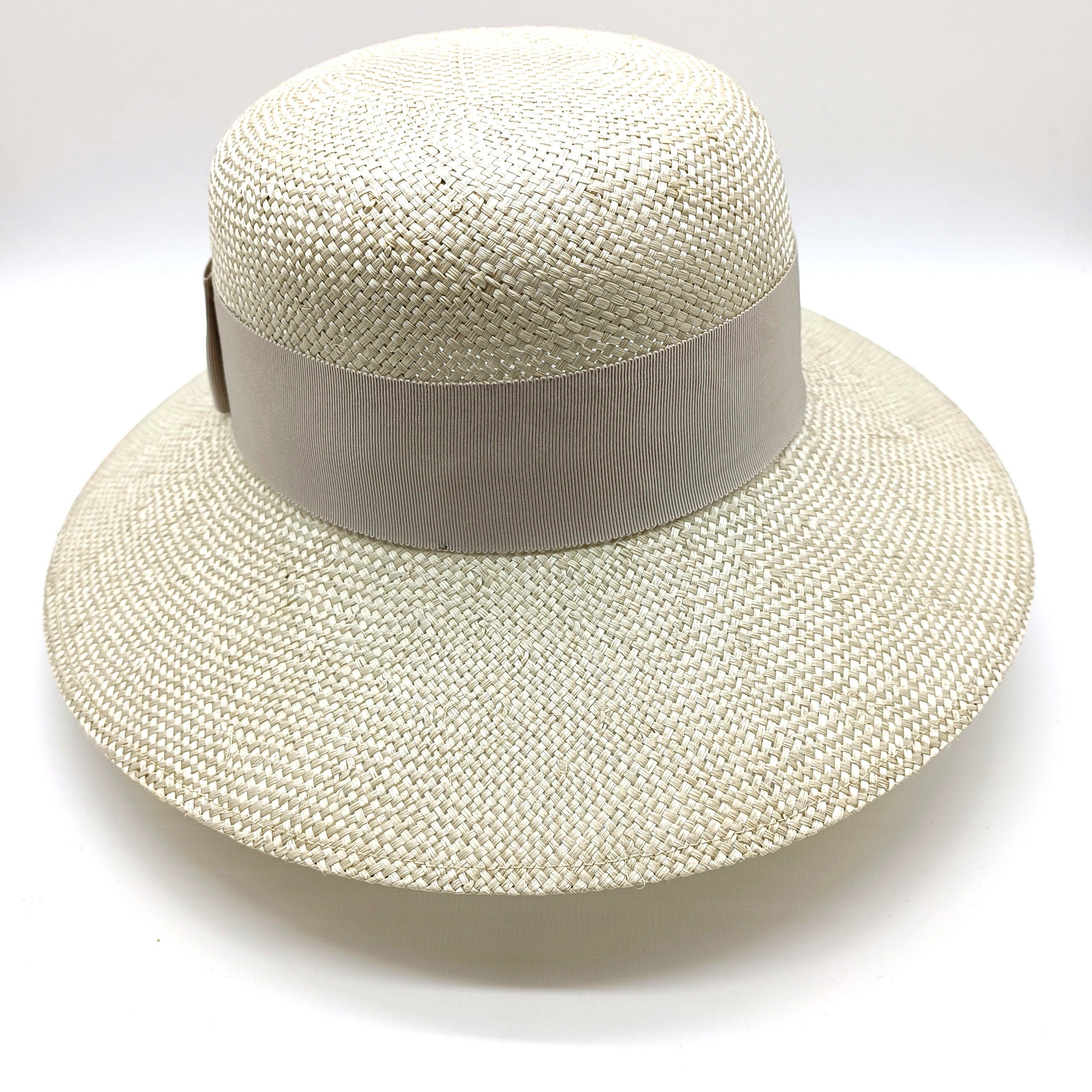 0100 beige