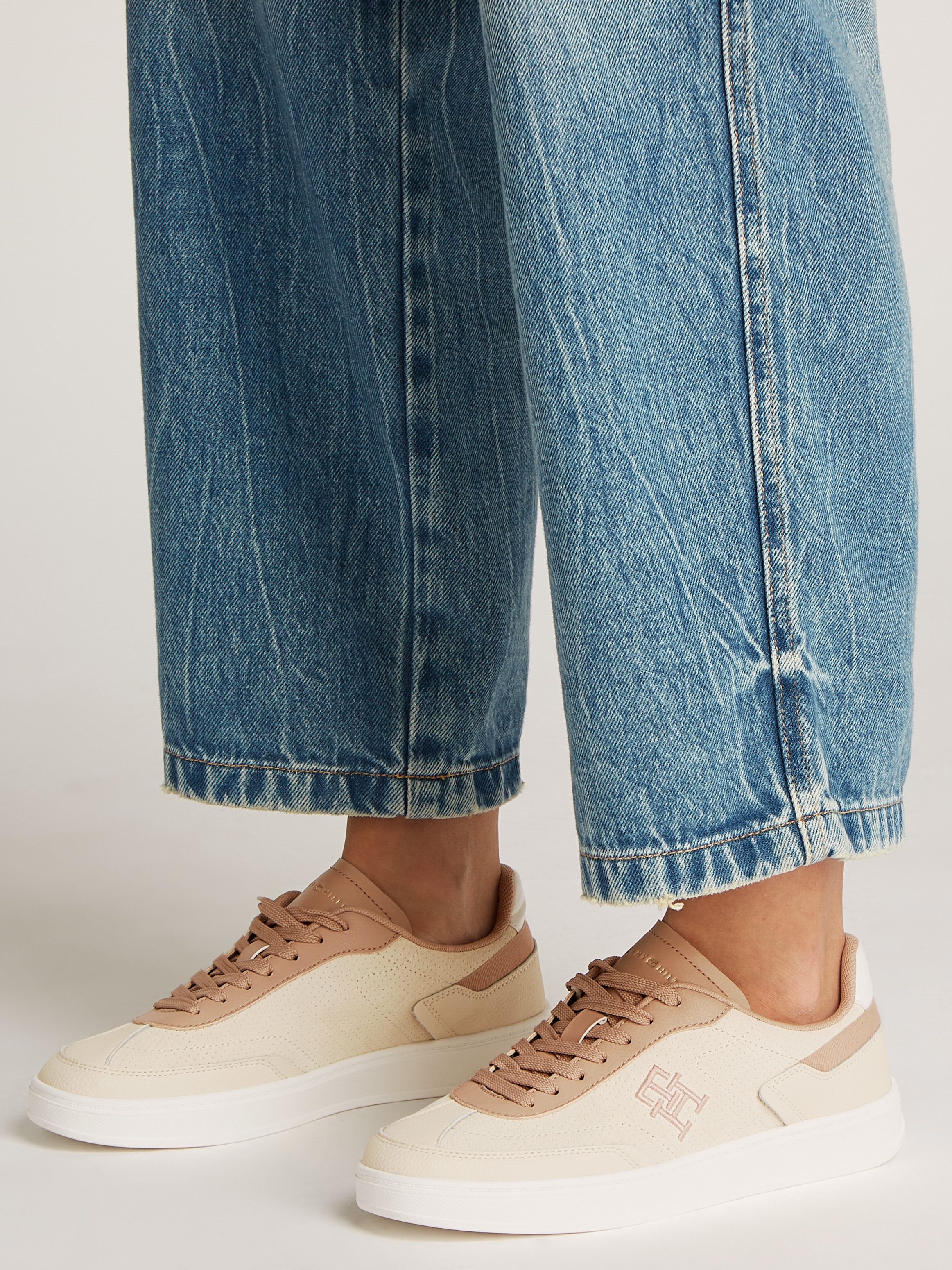 Tommy Hilfiger TH HERITAGE SNEAKER PERF Plateausneaker, Freizeitschuh, Halb günstig online kaufen