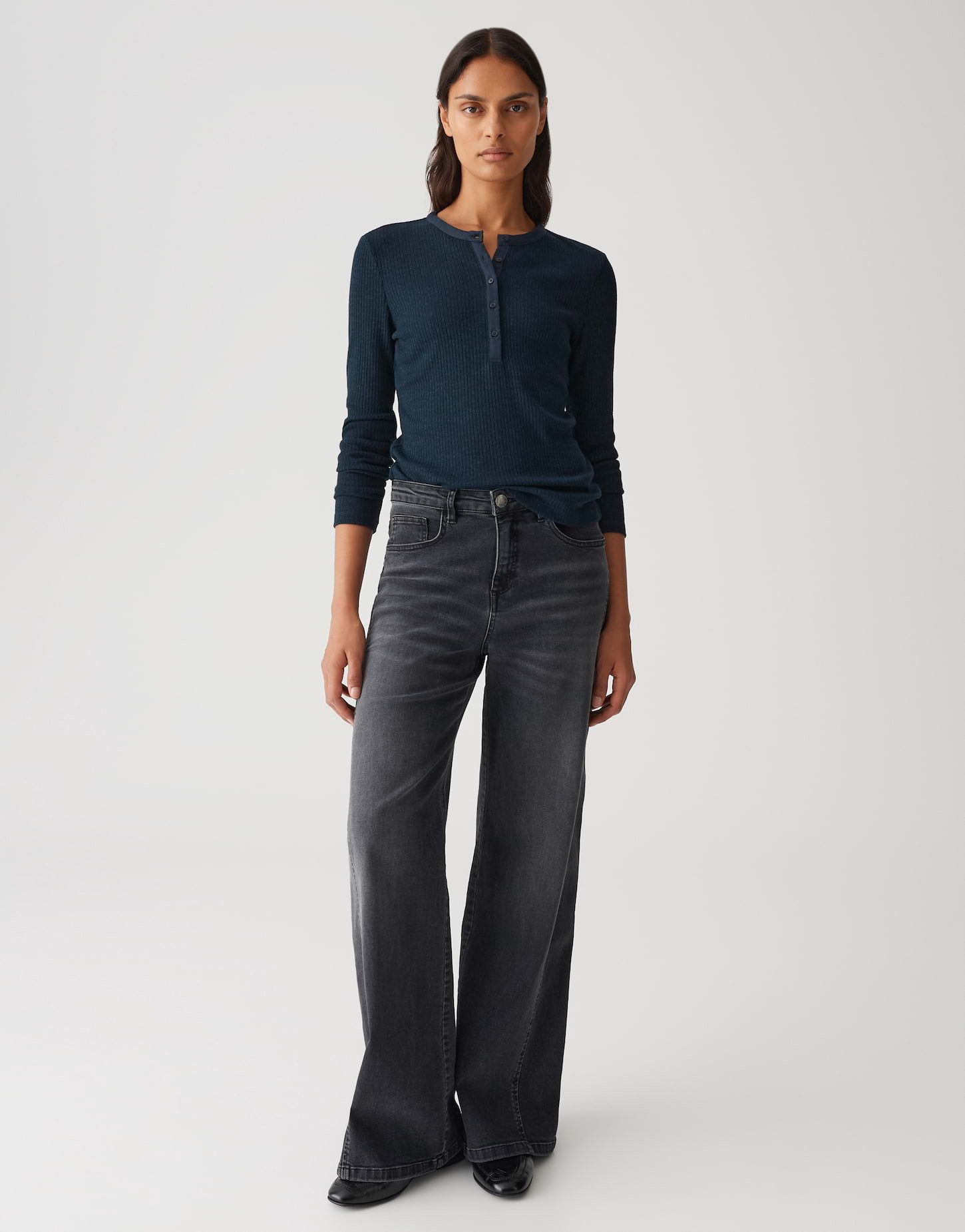 OPUS Longsleeve SIMOLU mit feiner Rippstruktur Henley Ausschnitt, figurbetonte Passform, kurze Knopfleiste