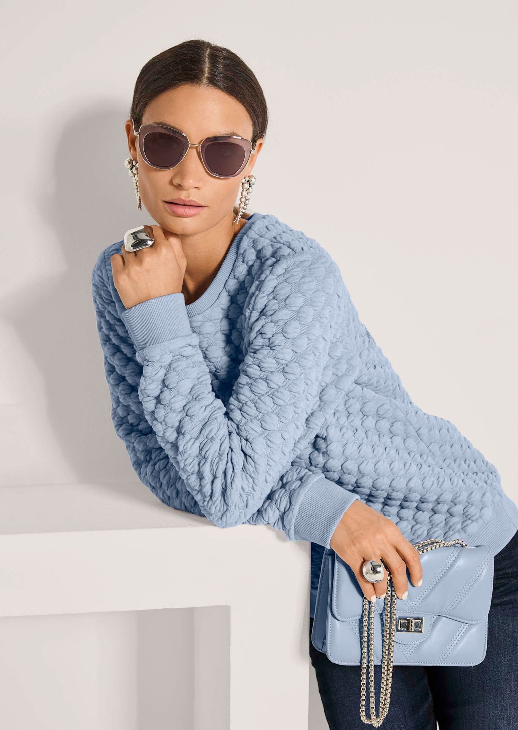 MADELEINE Langarmshirt Sweatshirt mit Cloqué-Struktur Rundhalsausschnitt & feine Bubble-Optik