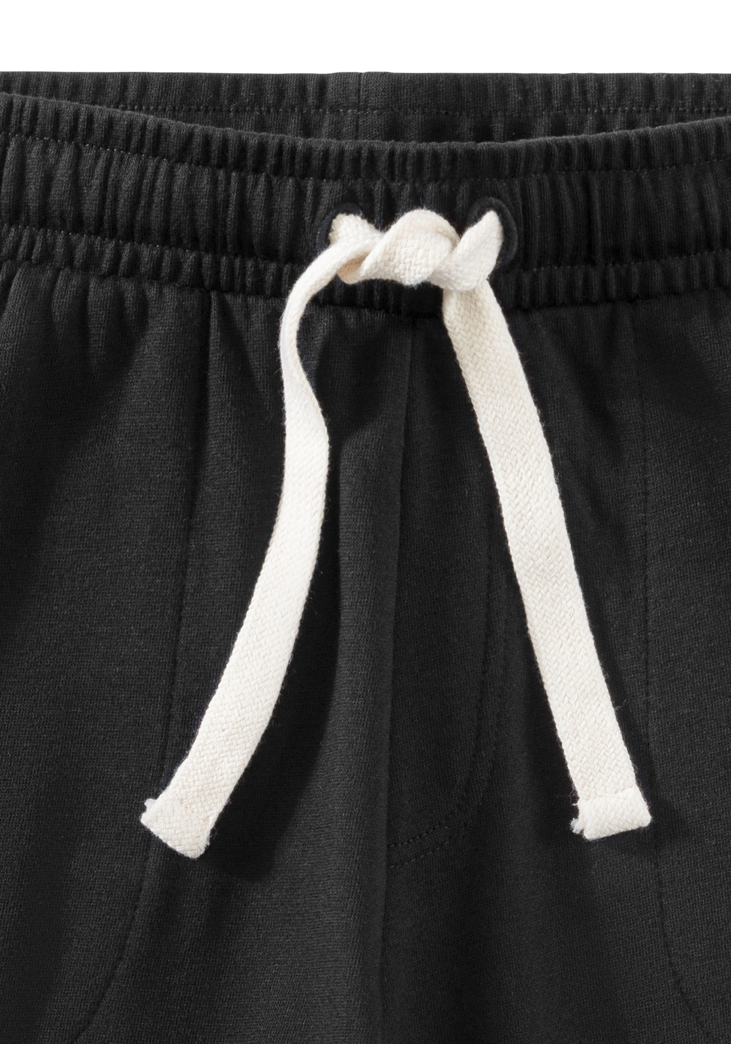 KangaROOS Sweatshorts, seitliche Taschen, kontrast Bänder