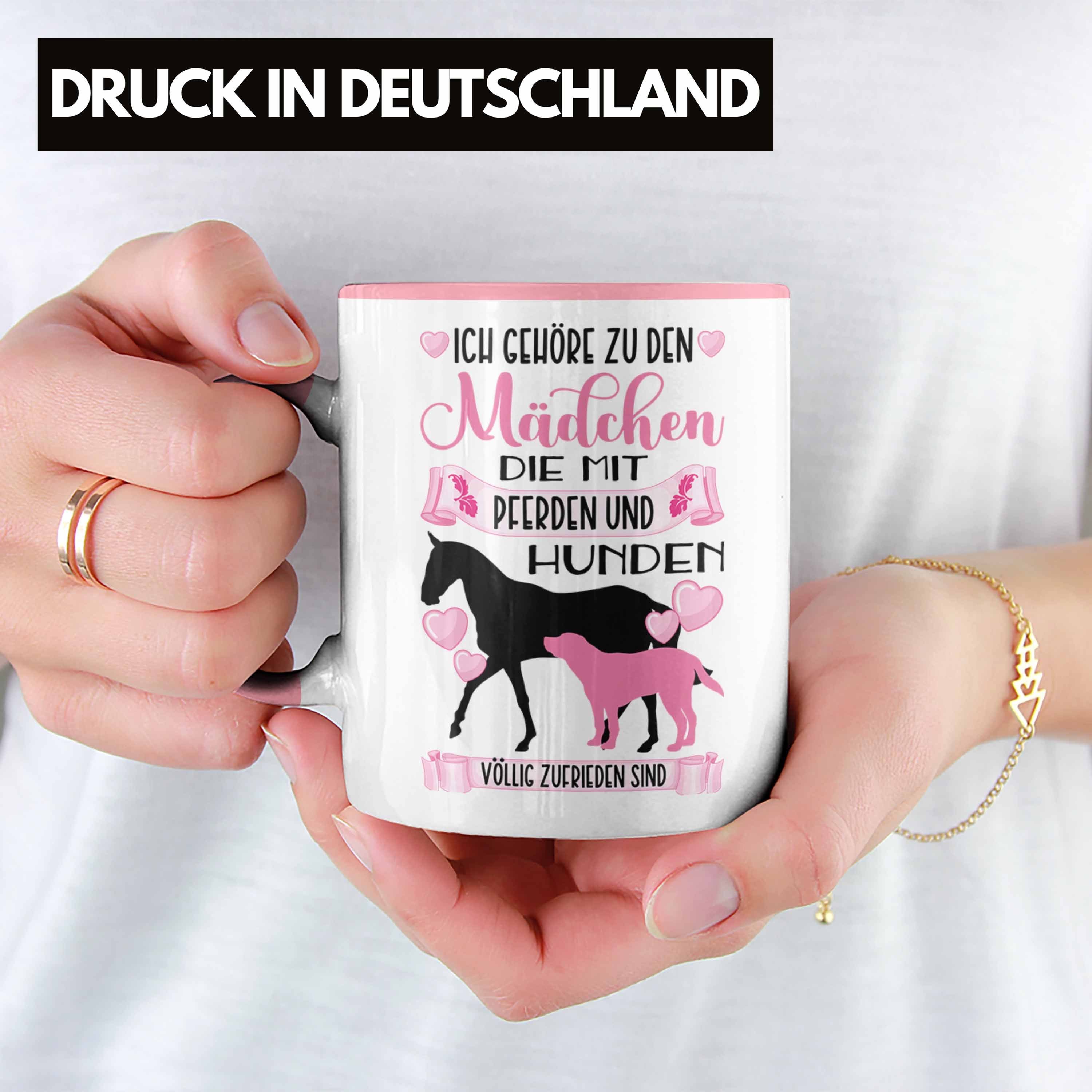 Trendation Tasse Trendation - Pferd Hund Kaffeetasse Reiten Lustiger Geschenkidee Reiterin Mädchen Spruch Rosa Tasse Geschenk