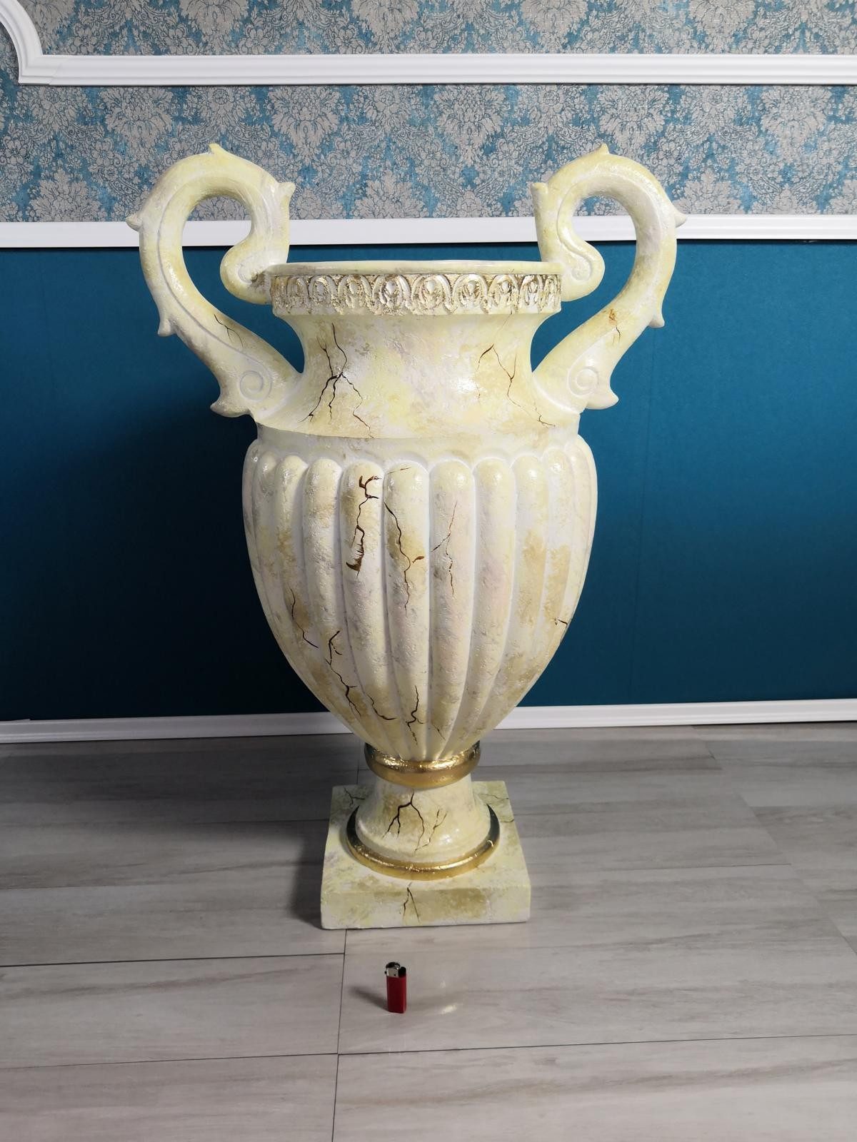JVmoebel Dekovase Elegante Figur aus Keramik in Weiß für stilvolle Akzente, Made in Europa