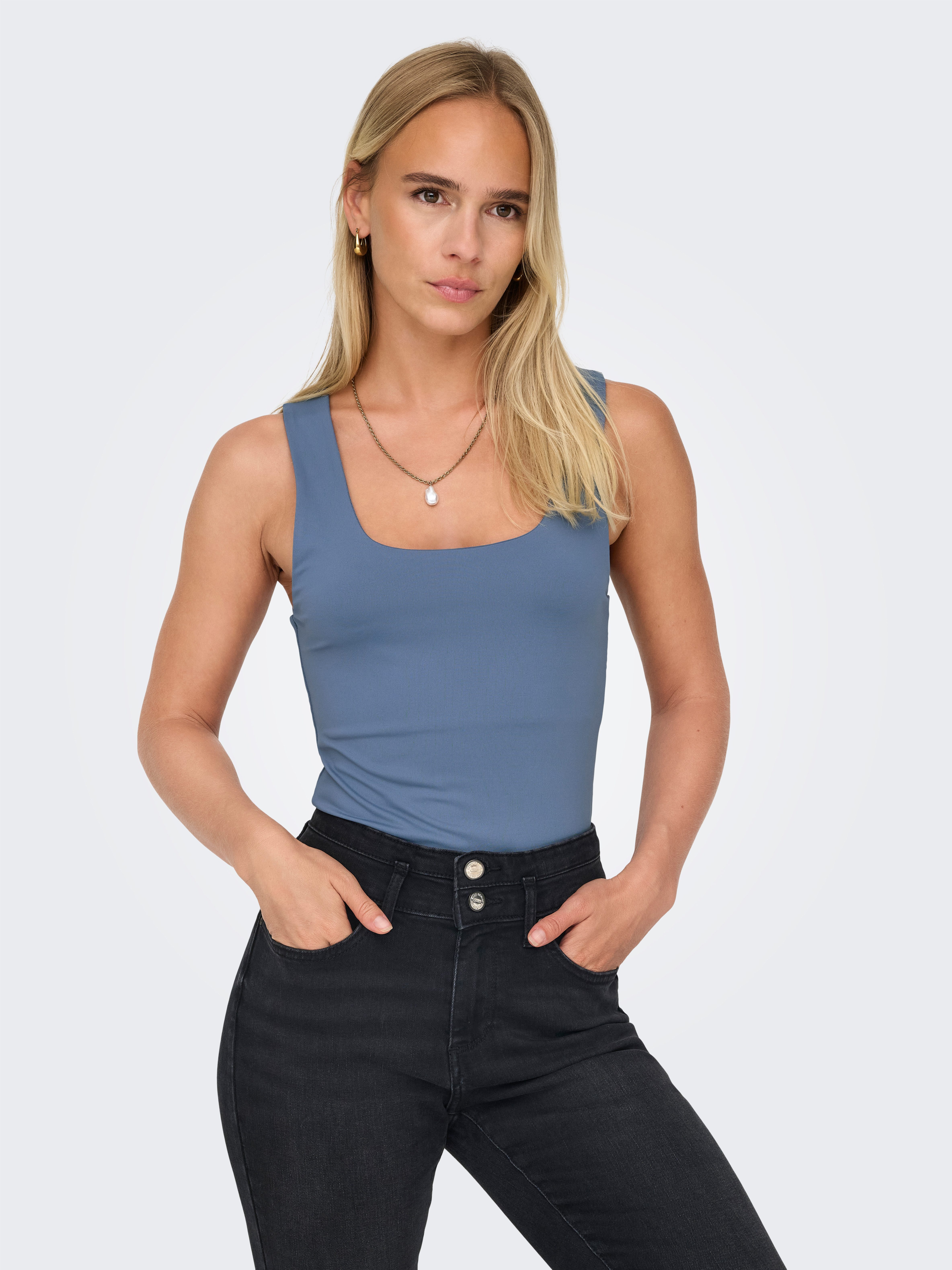 ONLY Tanktop ONLEA S/L 2-WAYS FIT TOP JRS NOOS. Reduzierter Preis € 11,76. Unverbindliche Preisempfehlung € 19,99