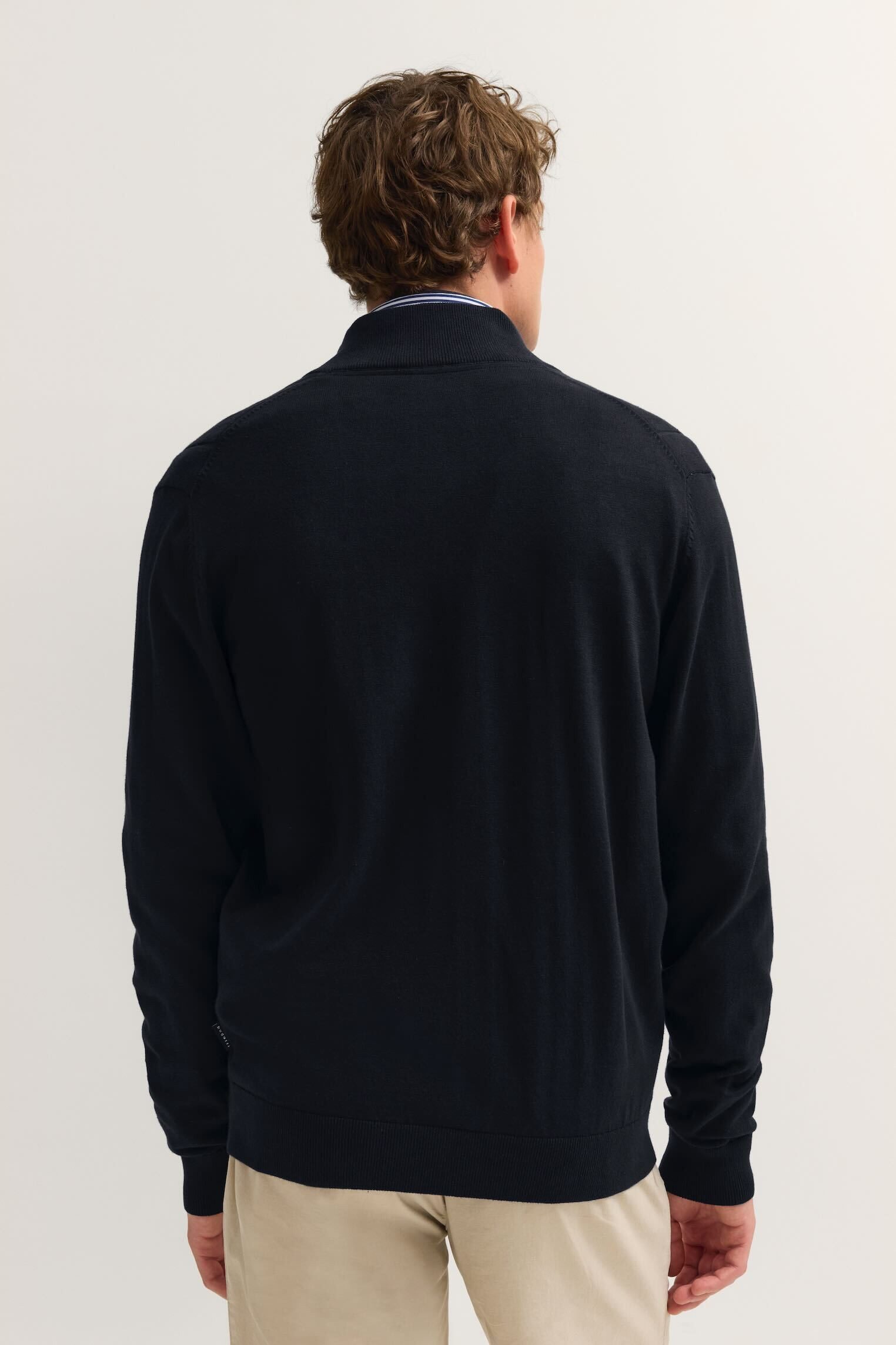 bugatti Strickjacke Regular Fit mit Streifen in 3D-Optik