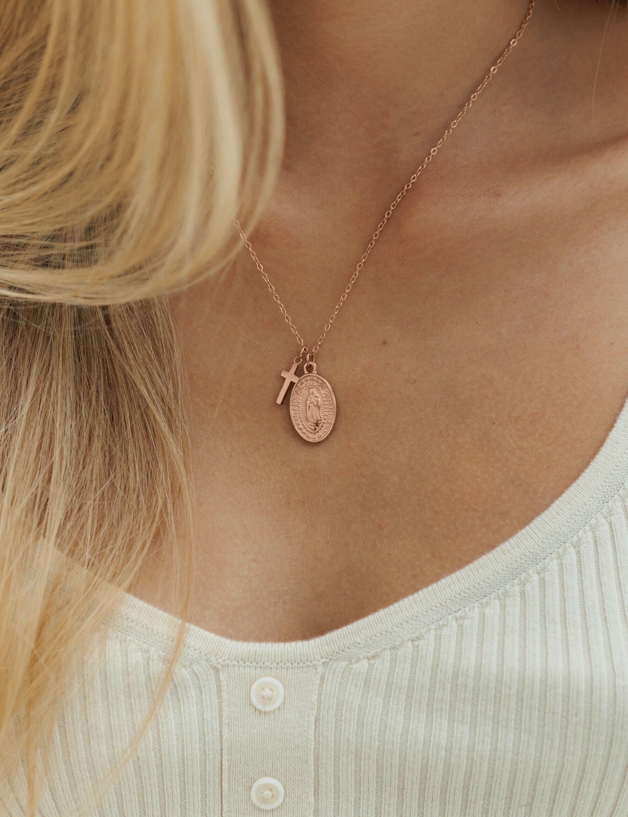 GOOD.designs Kette mit Anhänger, mit Maria-Medaille und kleinem Kreuz