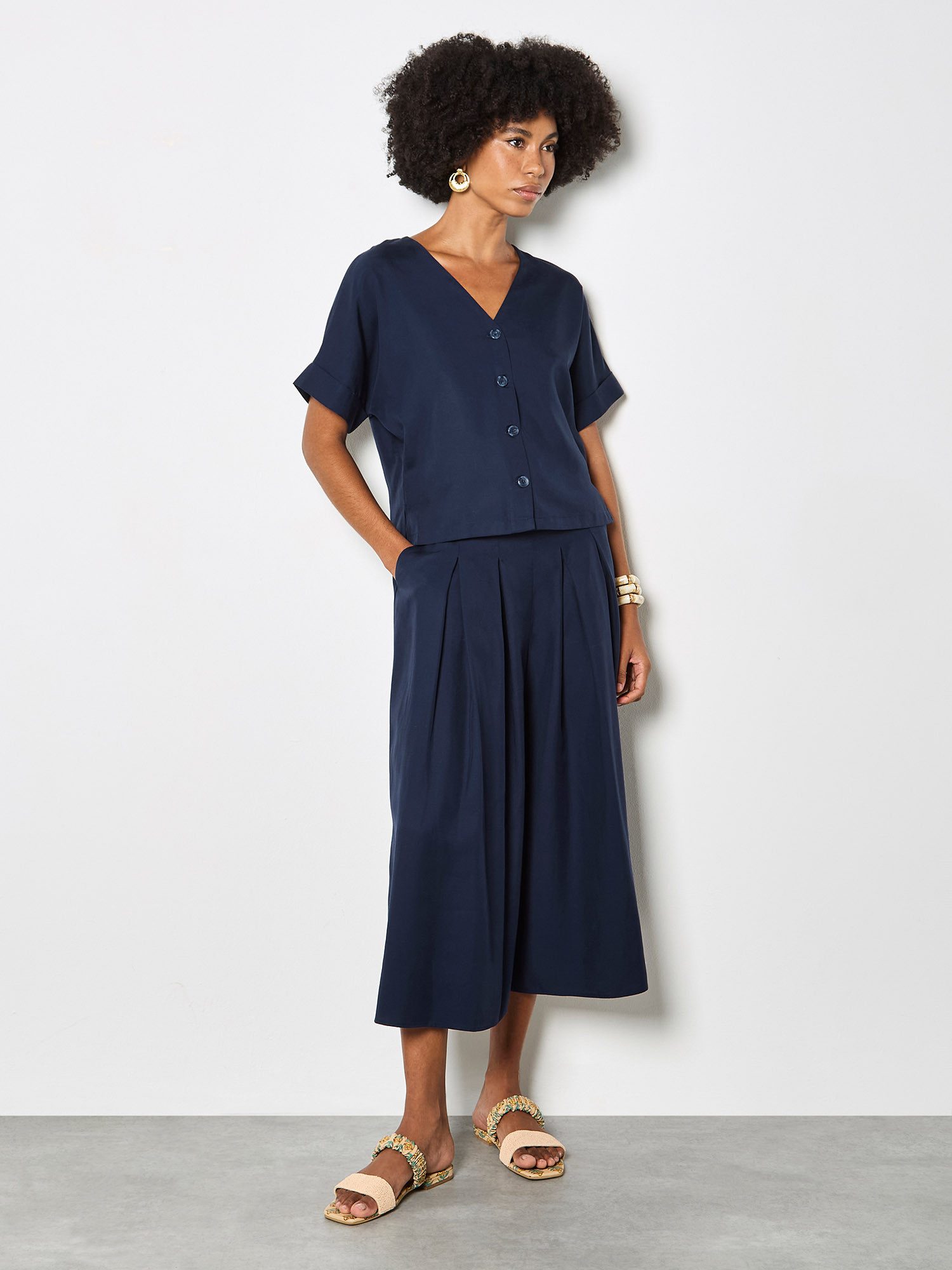 Apricot Blusentop Leichte Bluse mit V-Ausschnitt . Einfarbig