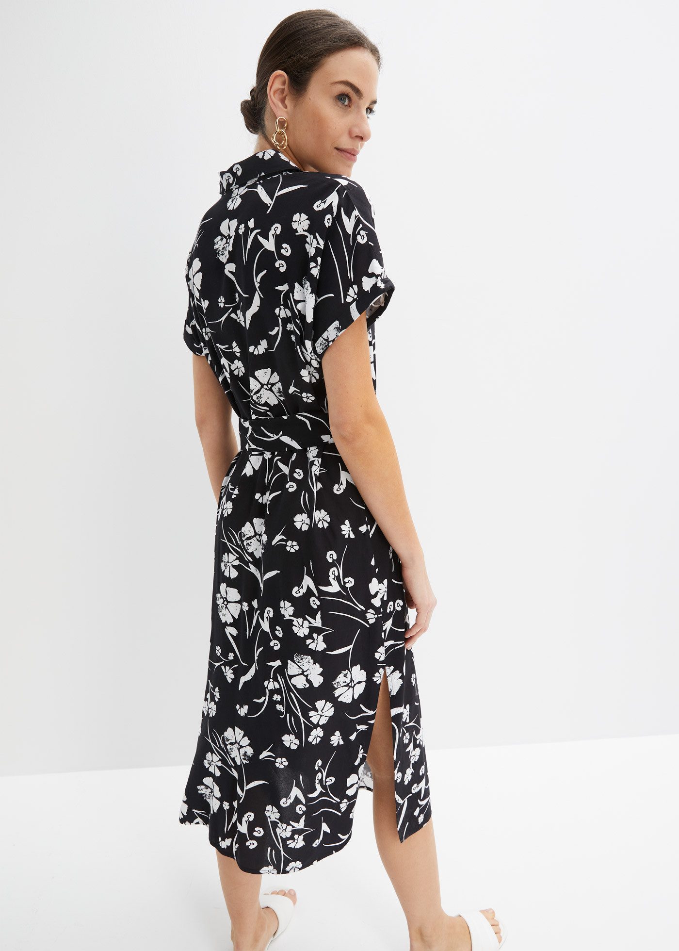 bonprix Blusenkleid feminin geschnitten, mit Hemdblusenkragen, Kurzarm, mit günstig online kaufen
